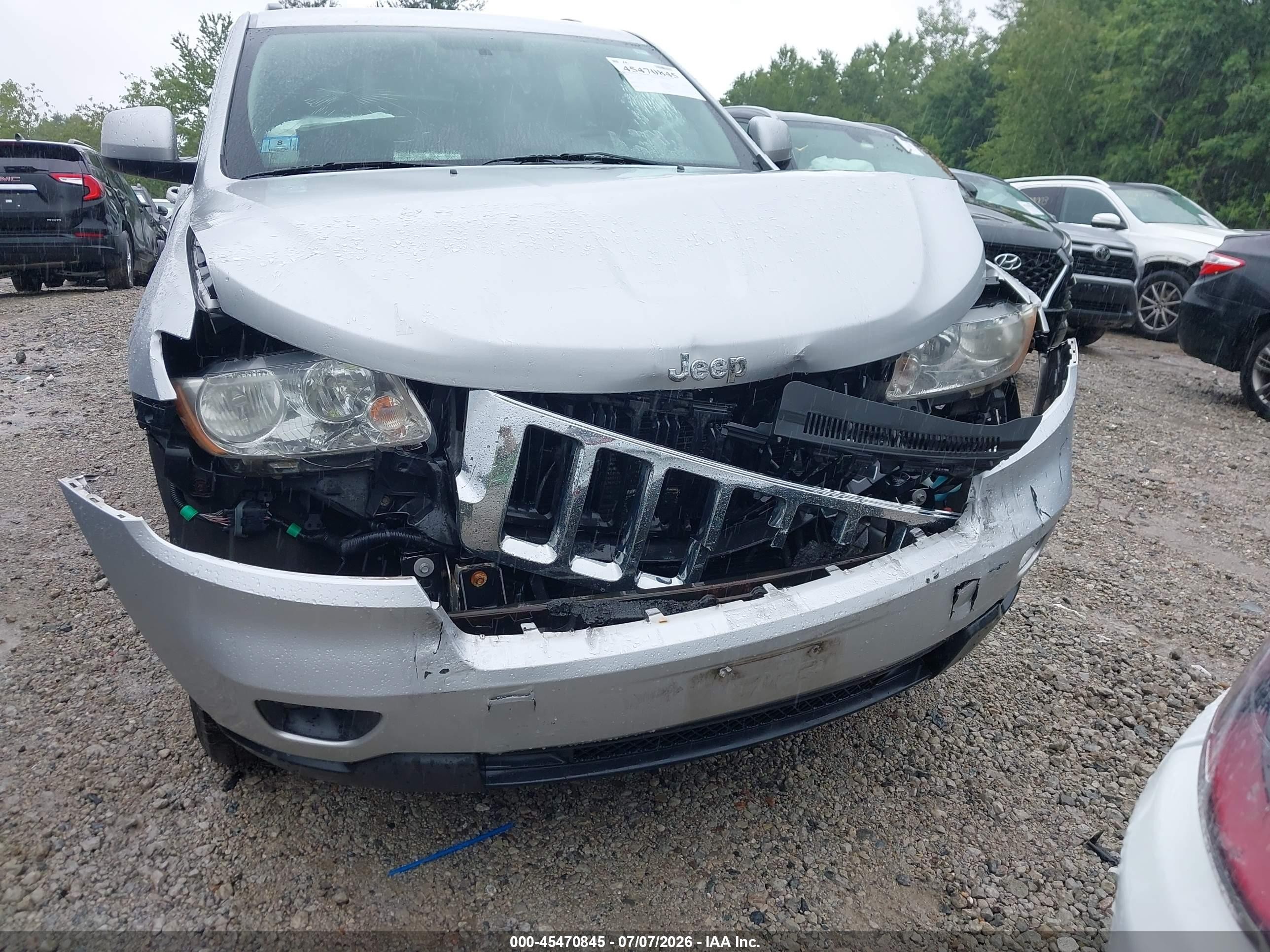 2011 Jeep Grand Cherokee Laredo Silver vin: 1J4RR4GG1BC522414