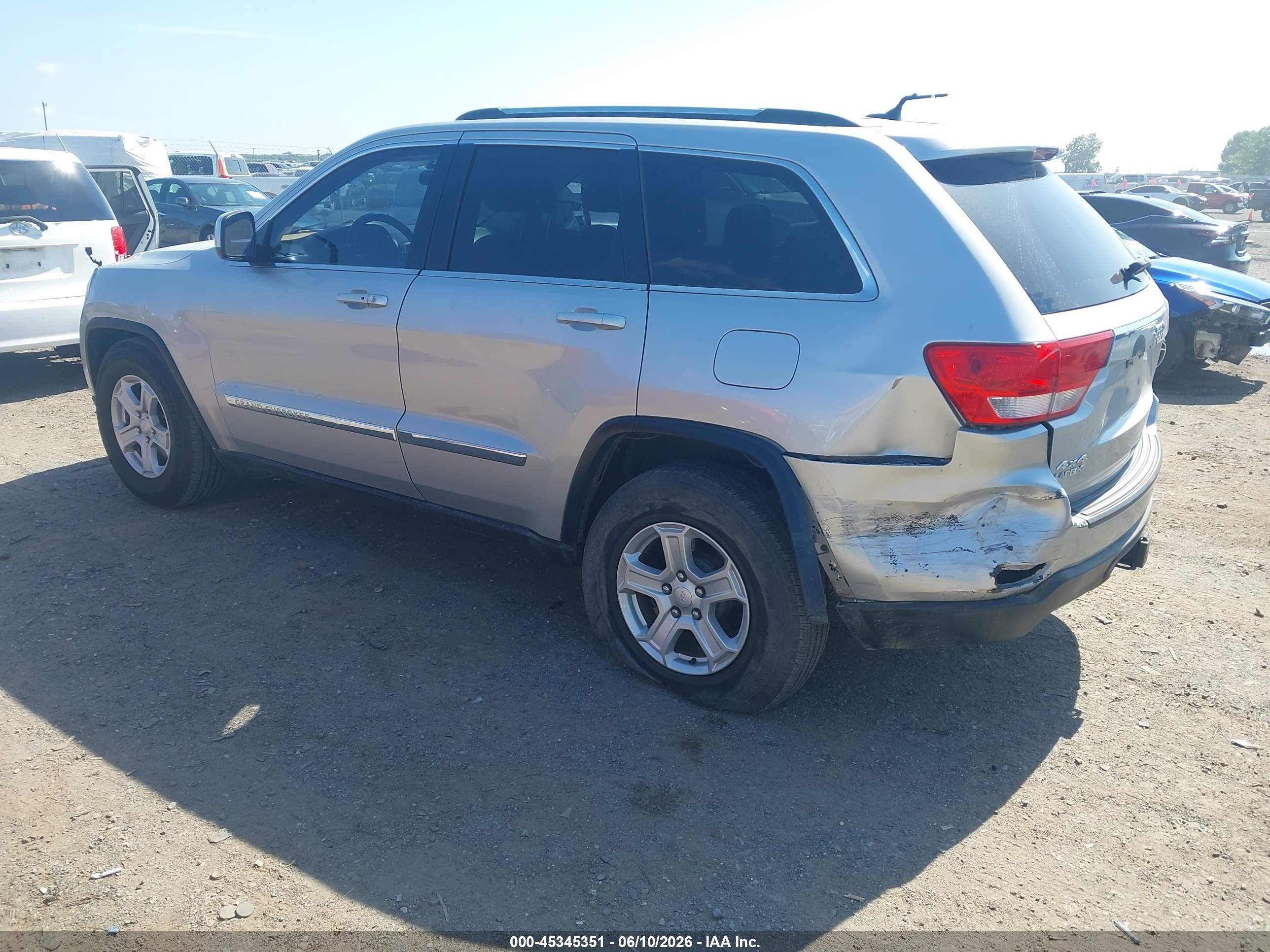 2011 Jeep Grand Cherokee Laredo Silver vin: 1J4RR4GG1BC546101