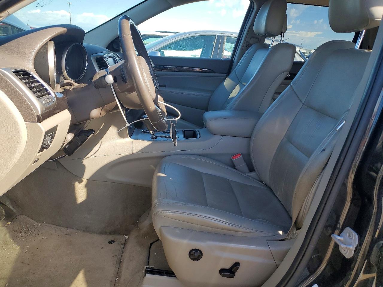 2011 Jeep Grand Cherokee Laredo Black vin: 1J4RR4GG1BC572813