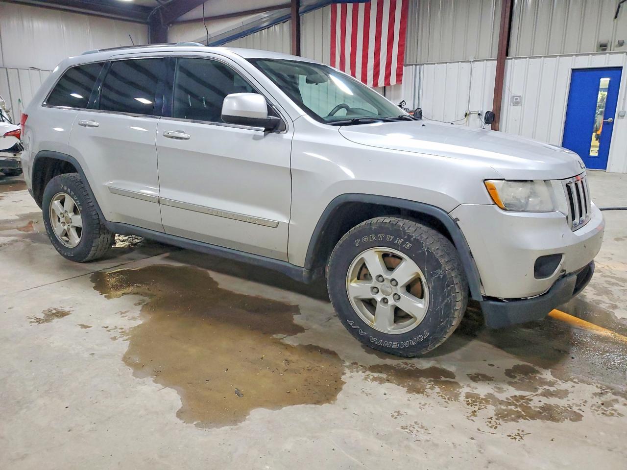 2011 Jeep Grand Cherokee Laredo Silver vin: 1J4RR4GG1BC581379