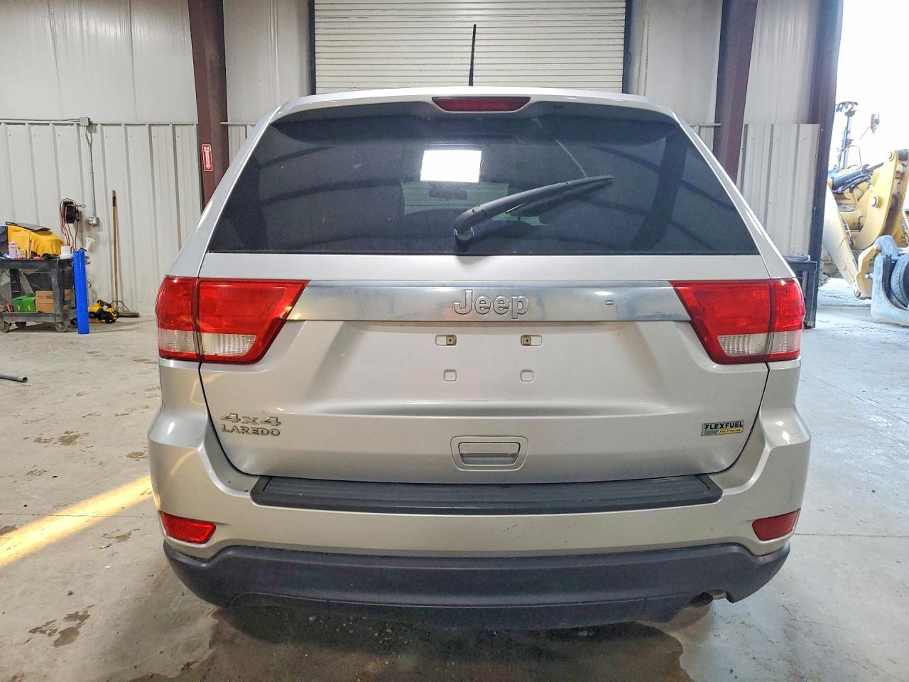 2011 Jeep Grand Cherokee Laredo Silver vin: 1J4RR4GG1BC581379