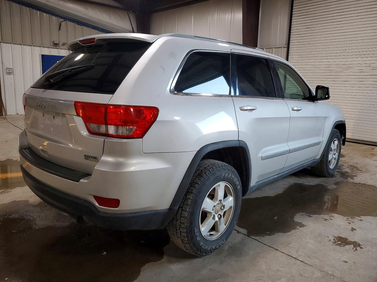 2011 Jeep Grand Cherokee Laredo Silver vin: 1J4RR4GG1BC581379