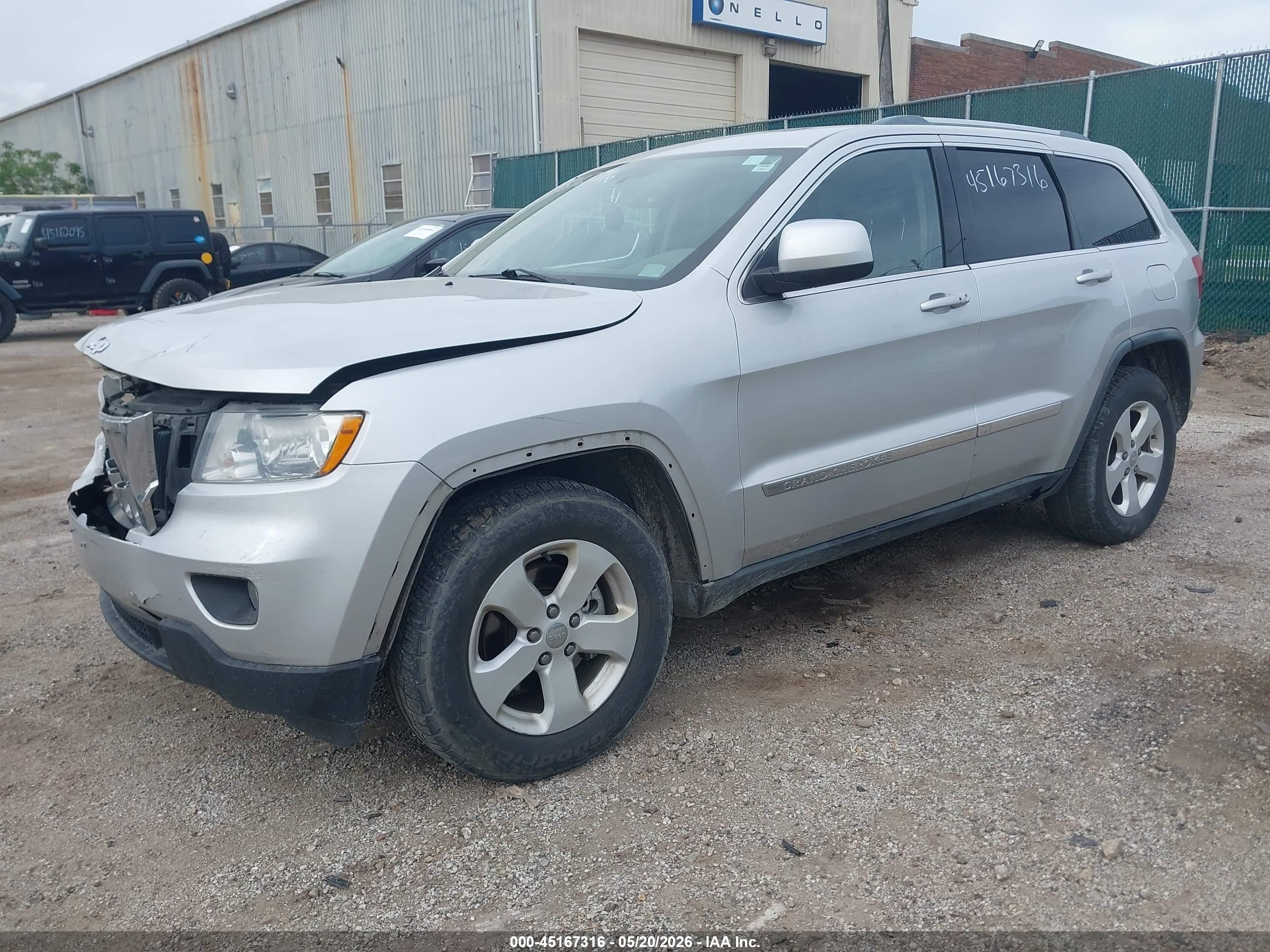 2011 Jeep Grand Cherokee Laredo Silver vin: 1J4RR4GG1BC609522
