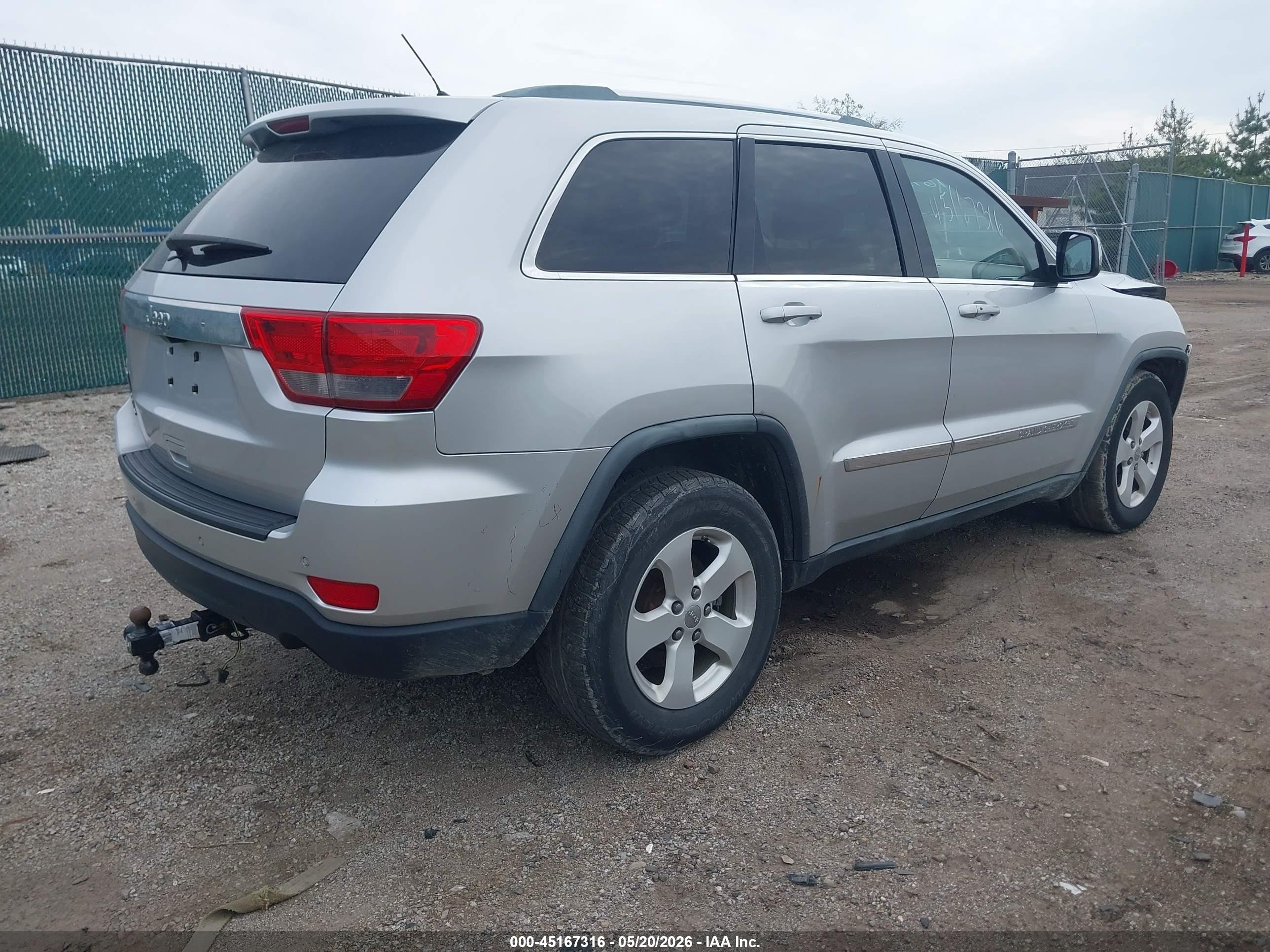 2011 Jeep Grand Cherokee Laredo Silver vin: 1J4RR4GG1BC609522