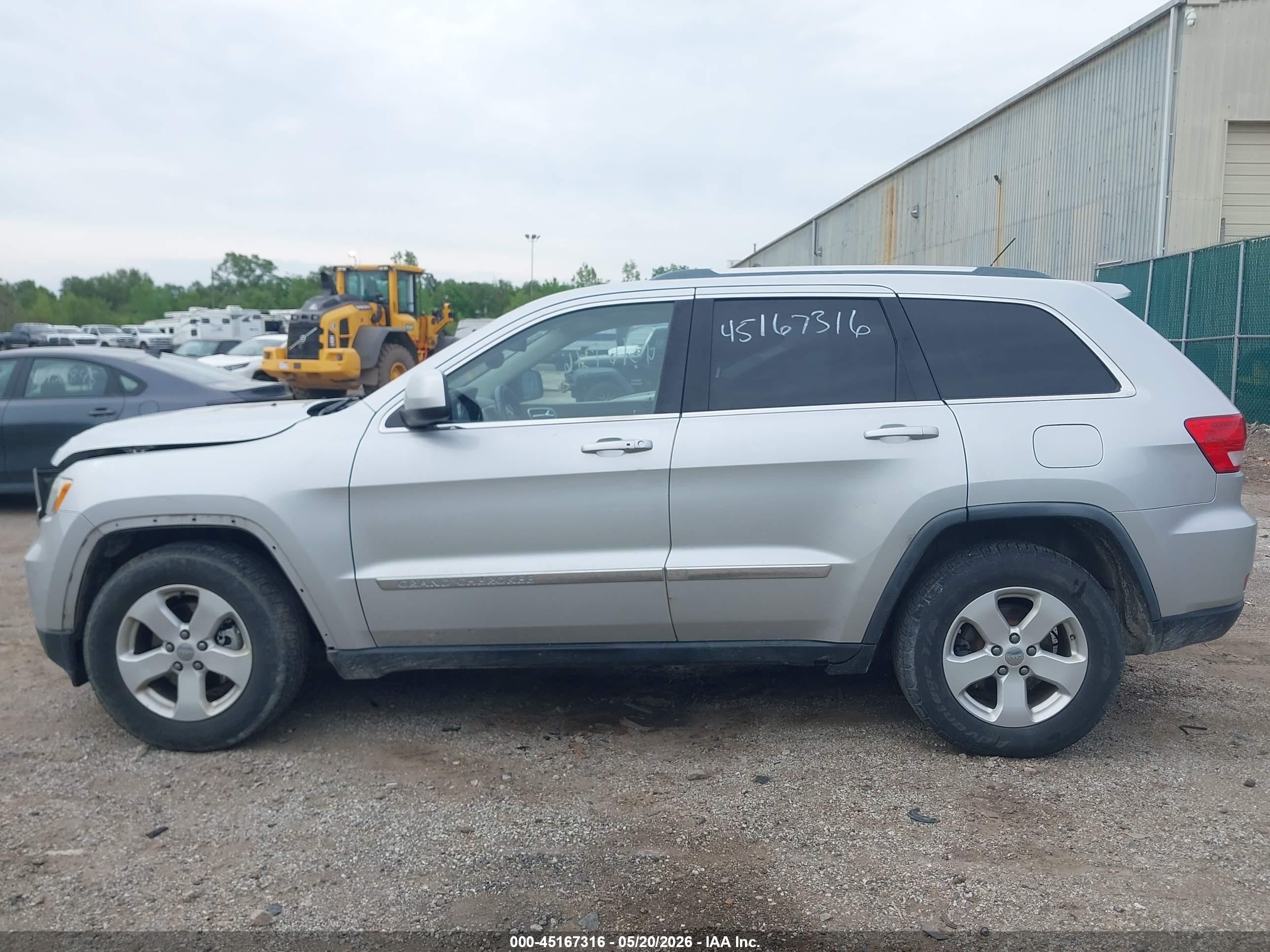 2011 Jeep Grand Cherokee Laredo Silver vin: 1J4RR4GG1BC609522