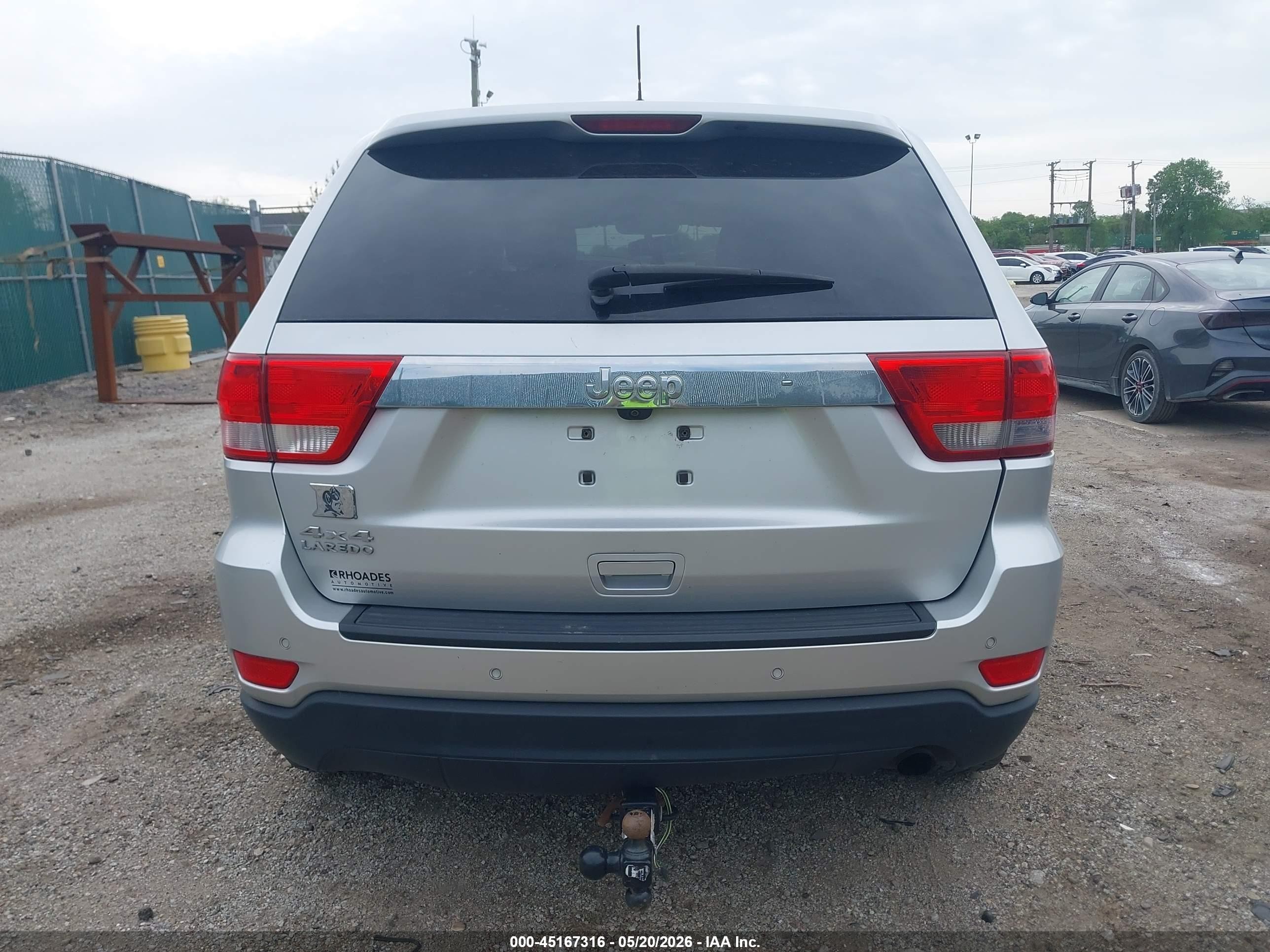 2011 Jeep Grand Cherokee Laredo Silver vin: 1J4RR4GG1BC609522