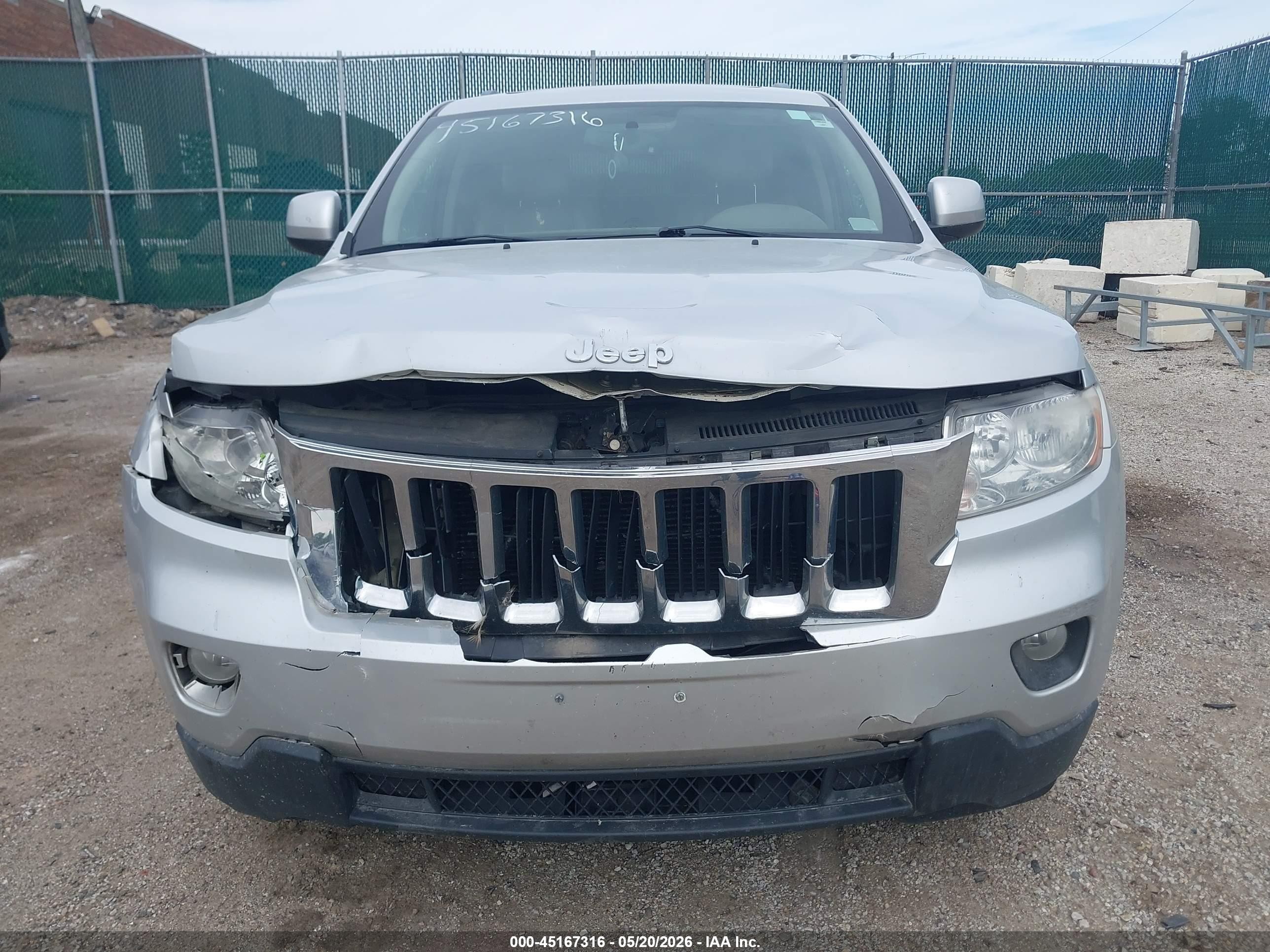2011 Jeep Grand Cherokee Laredo Silver vin: 1J4RR4GG1BC609522