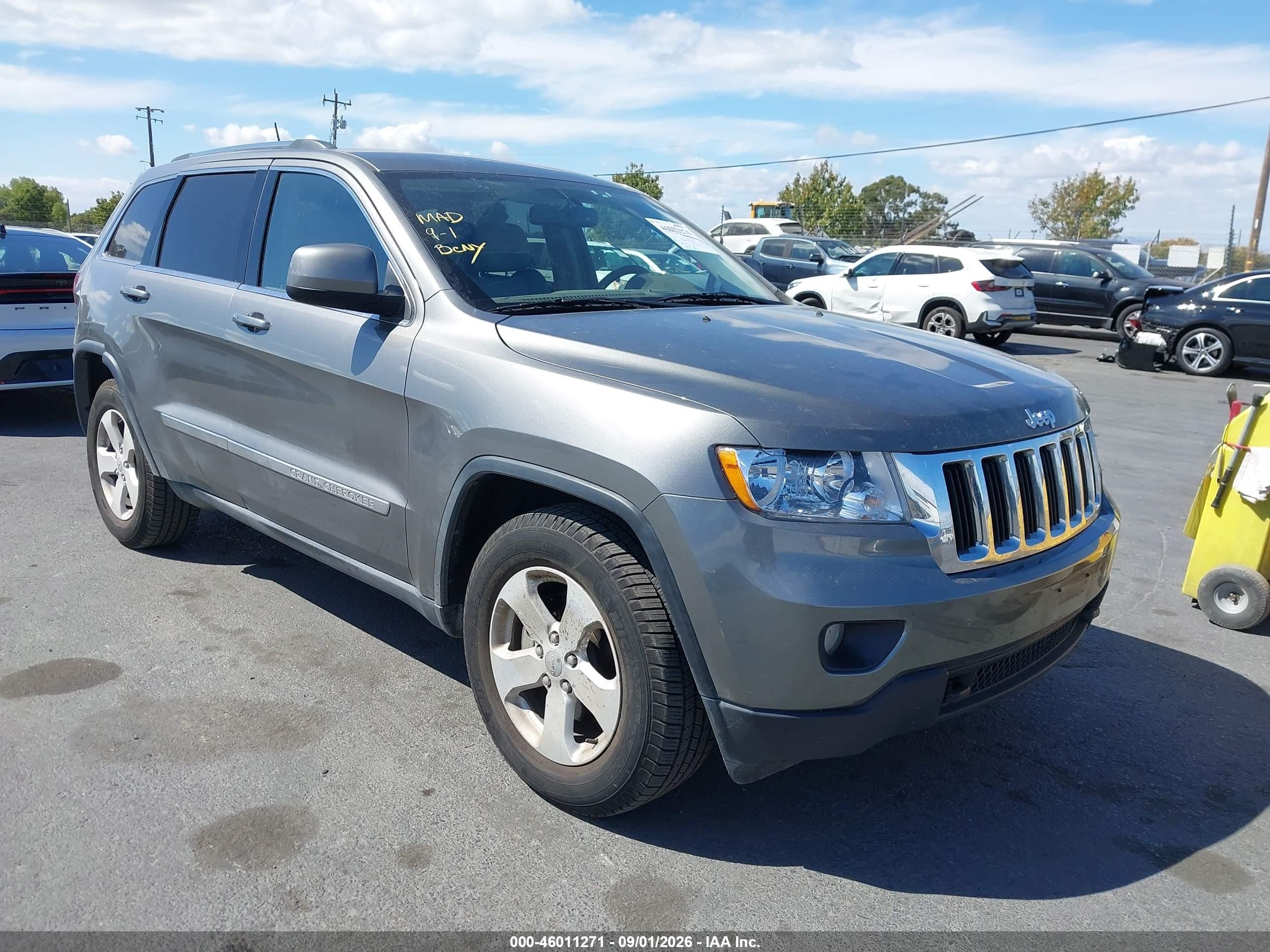 2011 Jeep Grand Cherokee Laredo Gray vin: 1J4RR4GG1BC614607