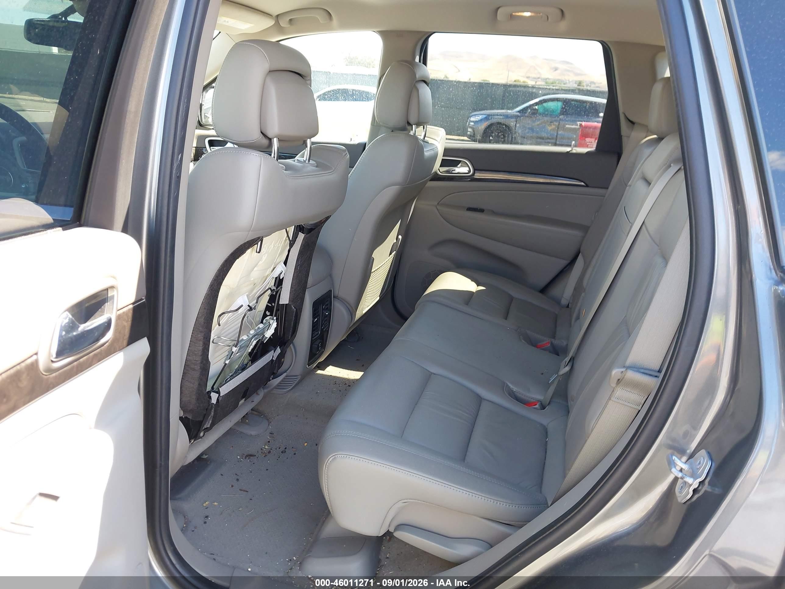 2011 Jeep Grand Cherokee Laredo Gray vin: 1J4RR4GG1BC614607