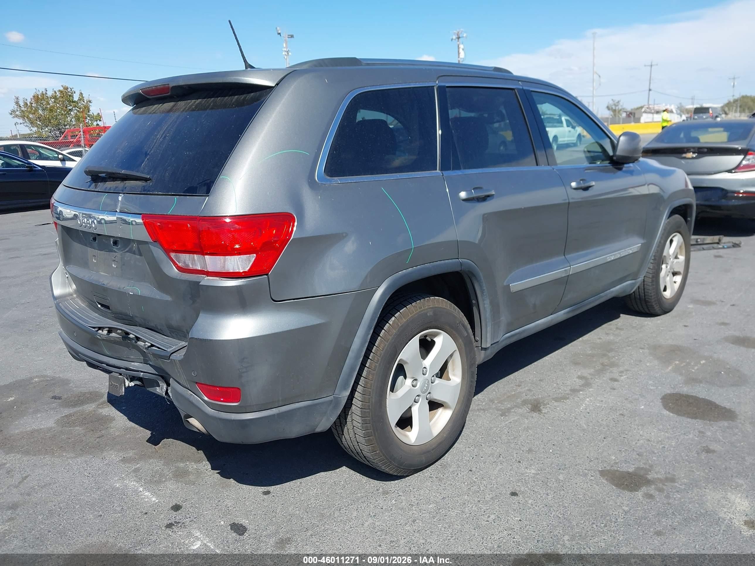 2011 Jeep Grand Cherokee Laredo Gray vin: 1J4RR4GG1BC614607
