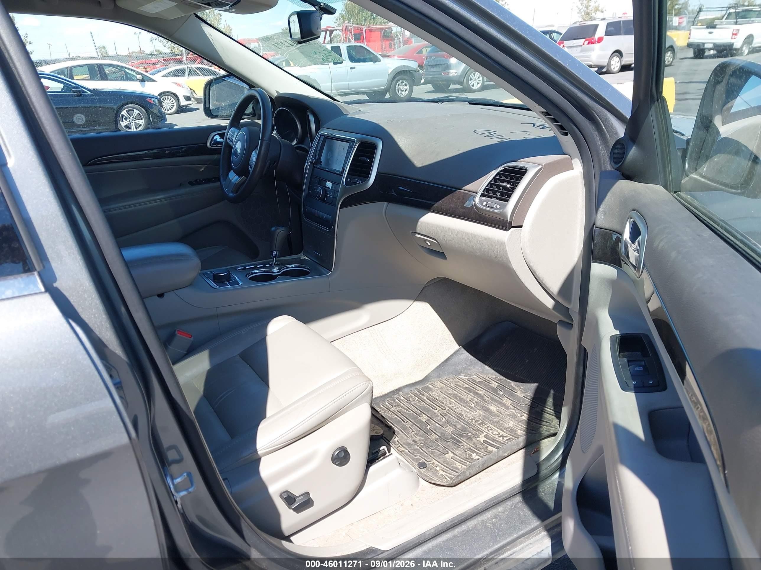 2011 Jeep Grand Cherokee Laredo Gray vin: 1J4RR4GG1BC614607
