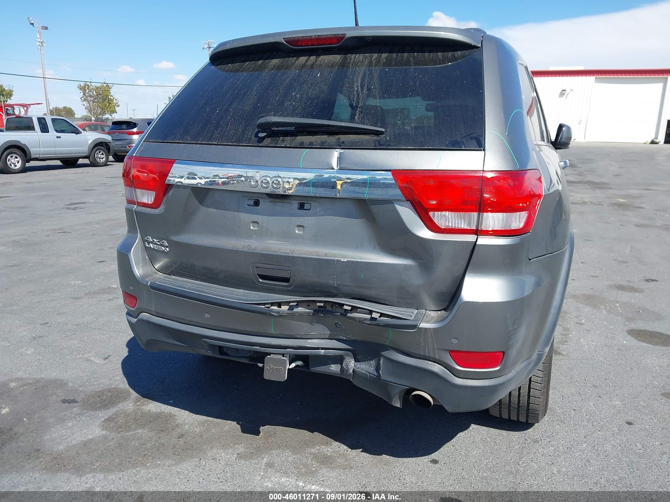 2011 Jeep Grand Cherokee Laredo Gray vin: 1J4RR4GG1BC614607