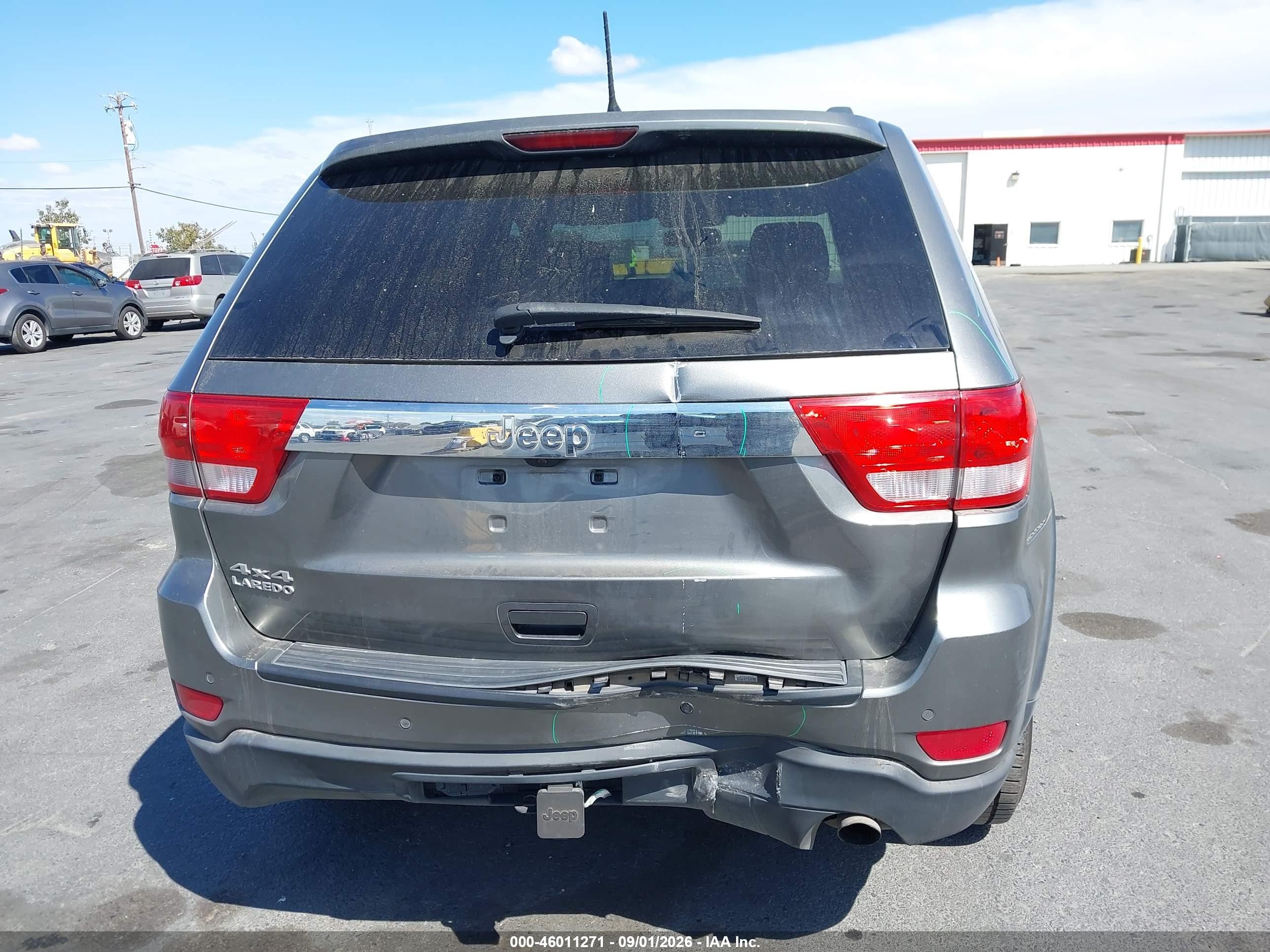 2011 Jeep Grand Cherokee Laredo Gray vin: 1J4RR4GG1BC614607
