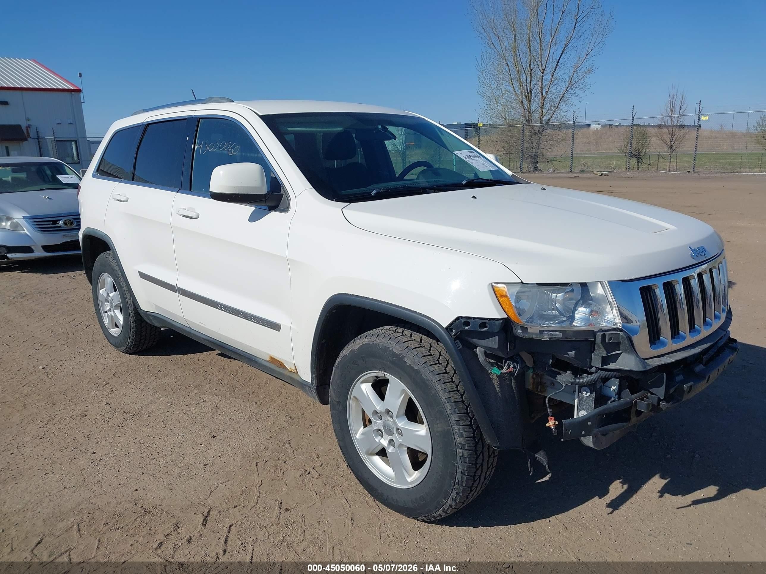 2011 Jeep Grand Cherokee Laredo White vin: 1J4RR4GG1BC623002