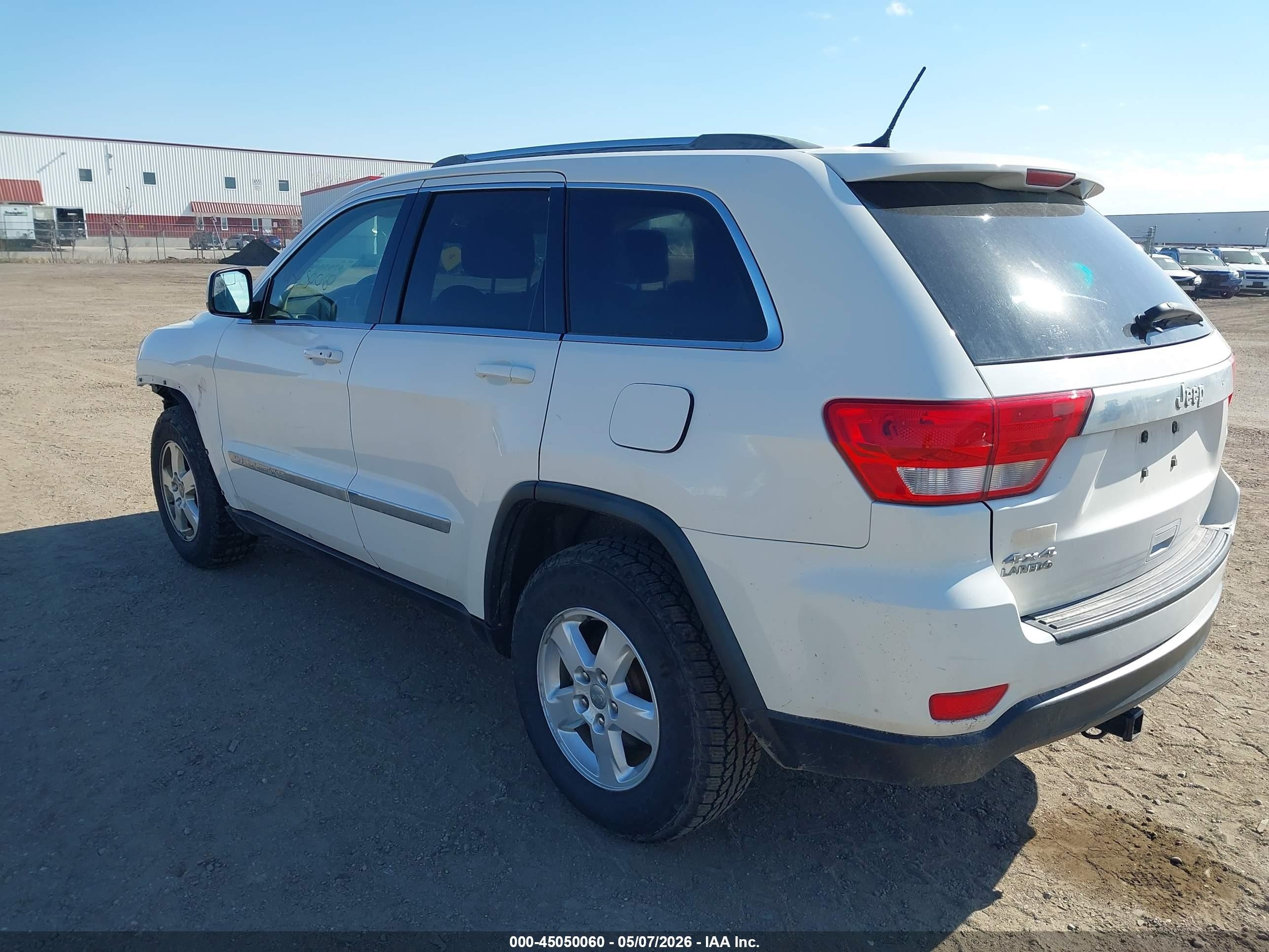2011 Jeep Grand Cherokee Laredo White vin: 1J4RR4GG1BC623002