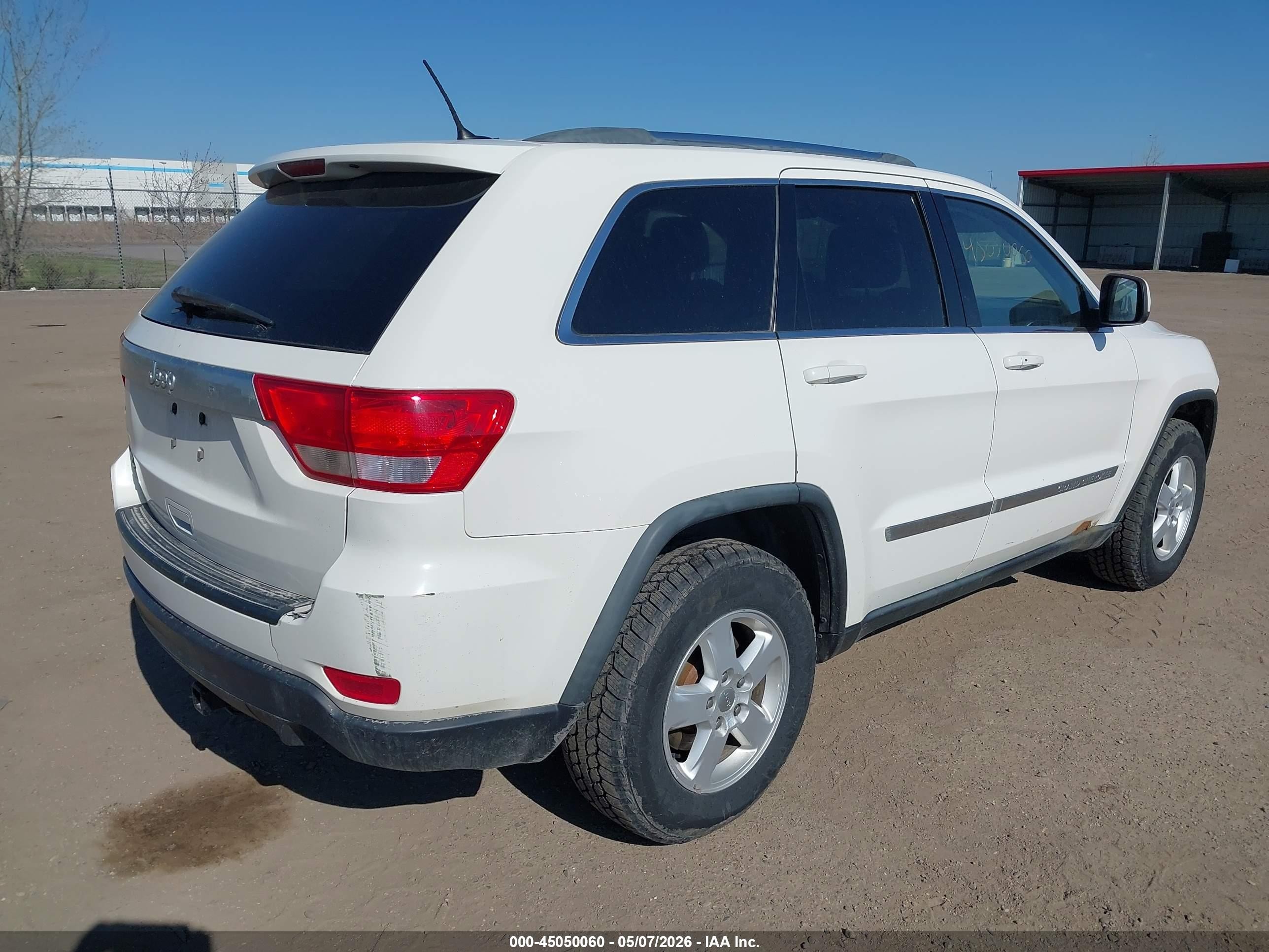 2011 Jeep Grand Cherokee Laredo White vin: 1J4RR4GG1BC623002