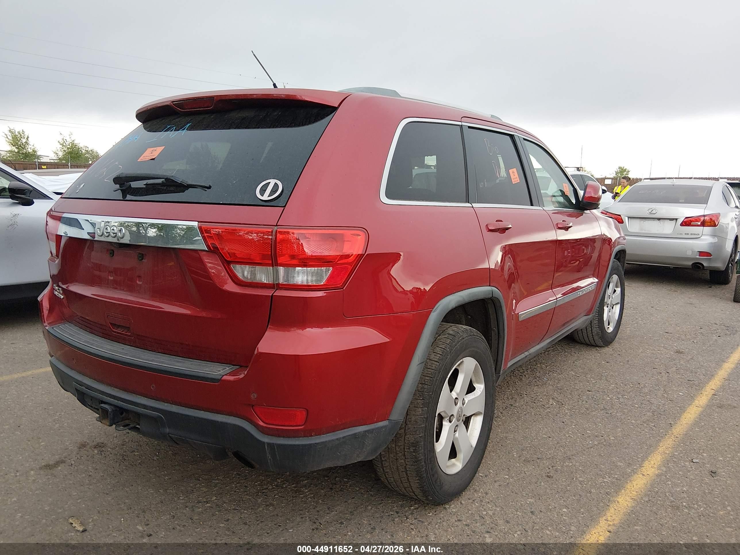 2011 Jeep Grand Cherokee Laredo Red vin: 1J4RR4GG1BC680932
