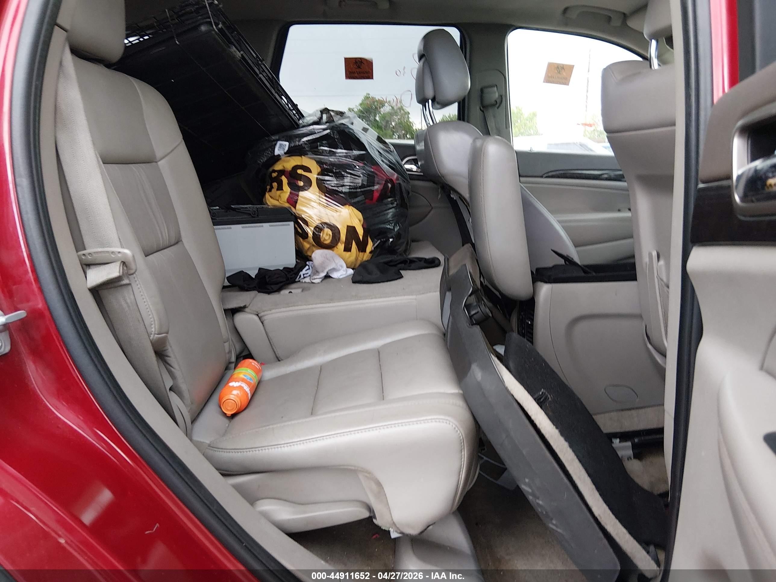 2011 Jeep Grand Cherokee Laredo Red vin: 1J4RR4GG1BC680932
