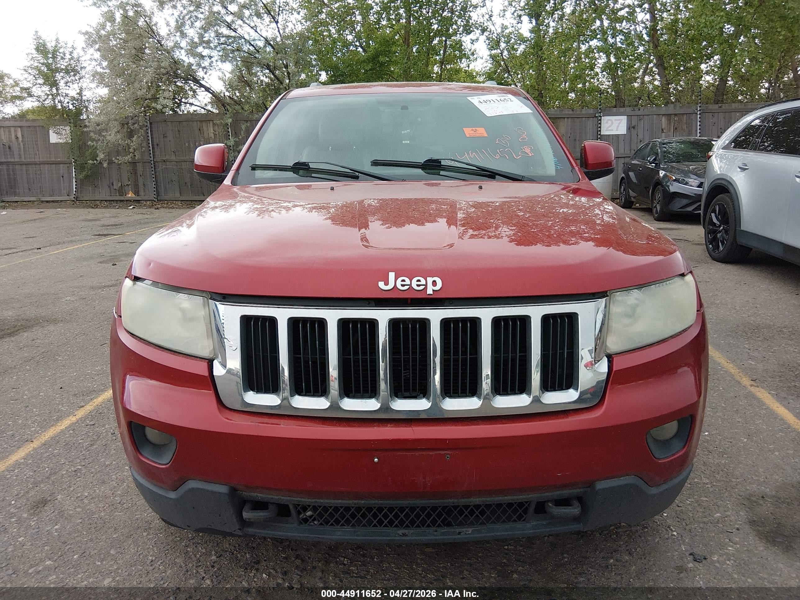 2011 Jeep Grand Cherokee Laredo Red vin: 1J4RR4GG1BC680932