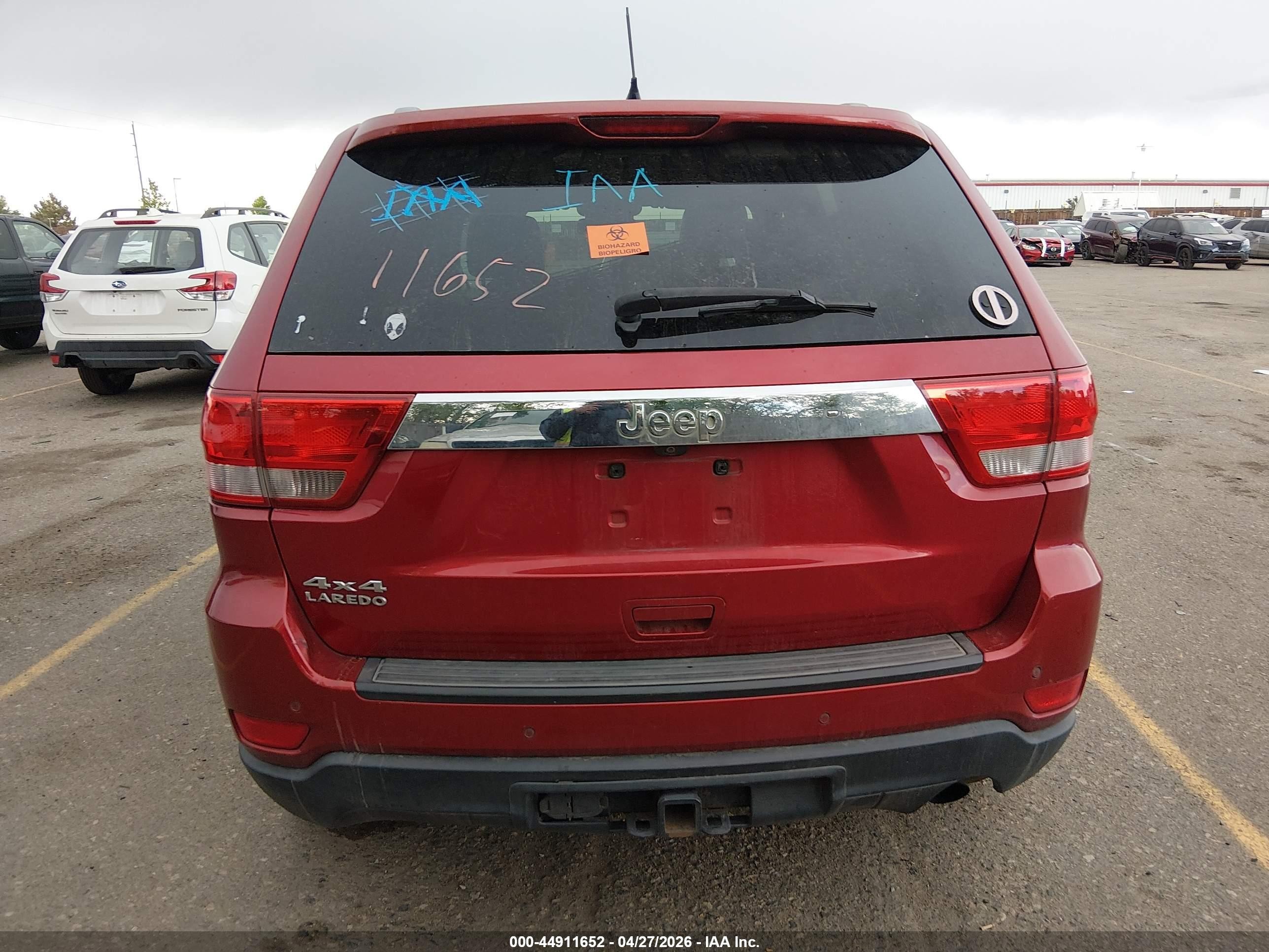 2011 Jeep Grand Cherokee Laredo Red vin: 1J4RR4GG1BC680932