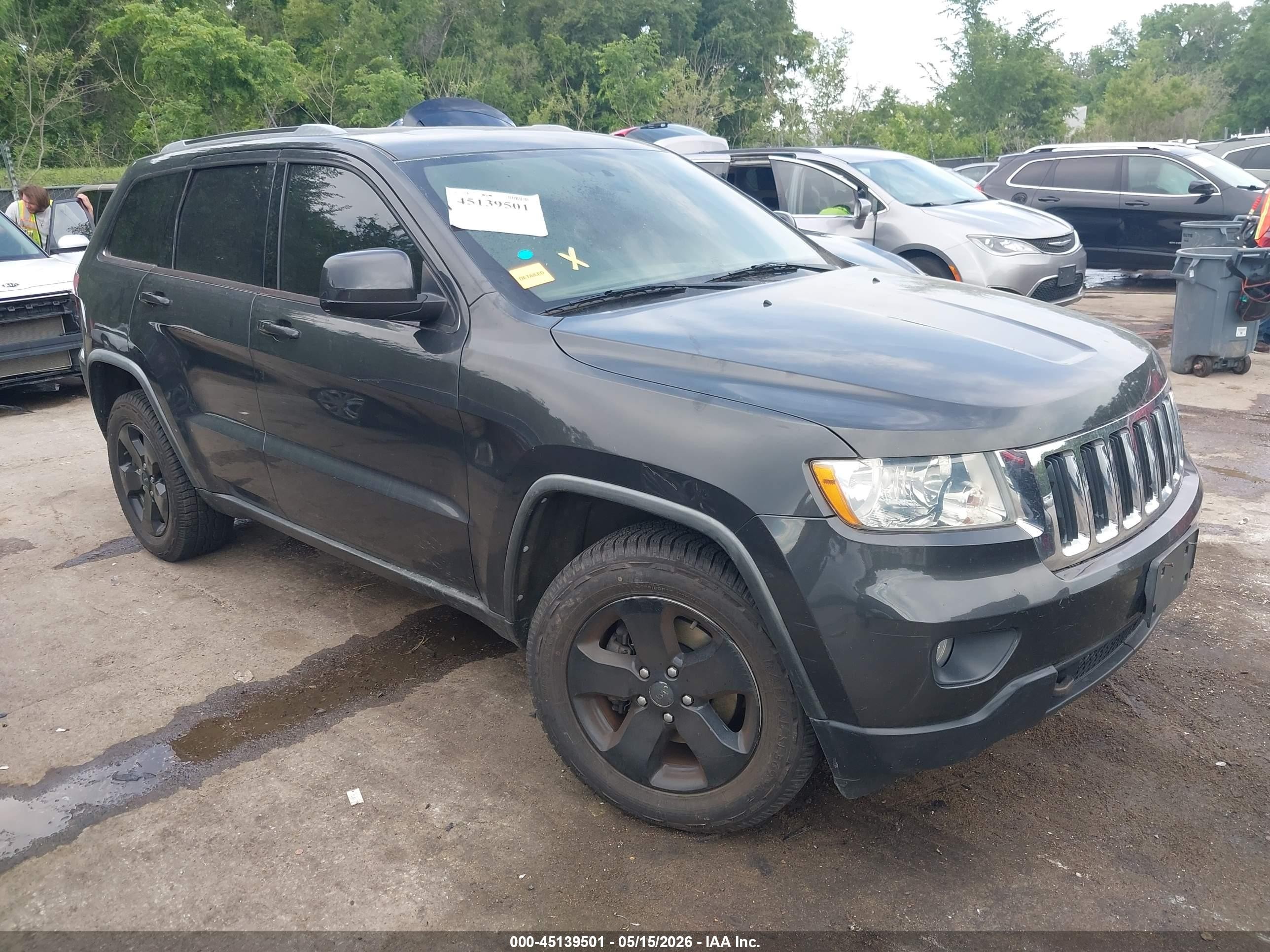 2011 Jeep Grand Cherokee Laredo Серый vin: 1J4RR4GG1BC738151