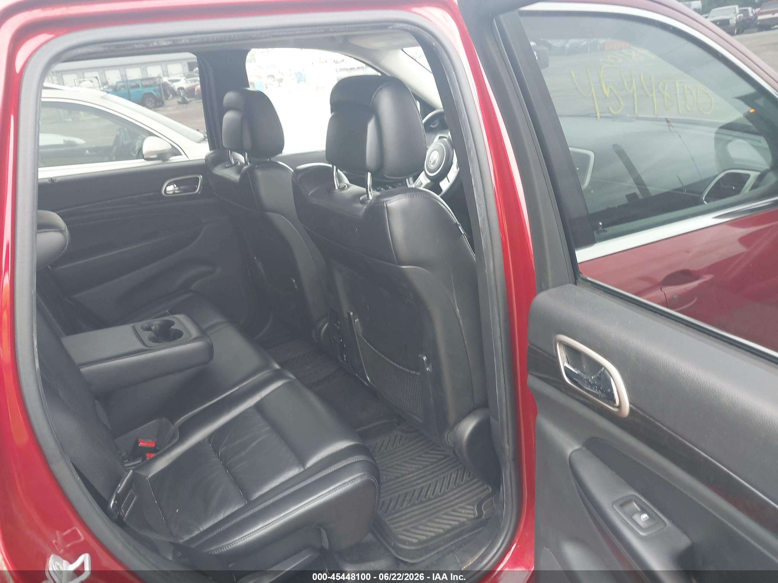 2011 Jeep Grand Cherokee Laredo Red vin: 1J4RR4GG2BC520915