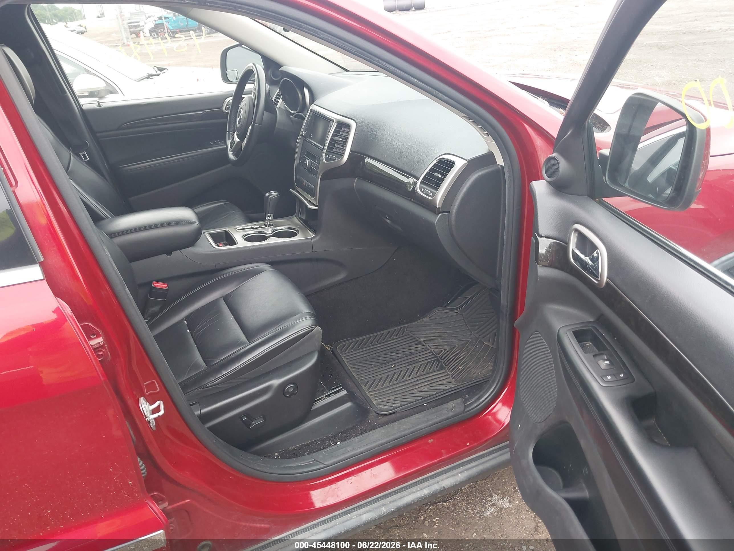 2011 Jeep Grand Cherokee Laredo Red vin: 1J4RR4GG2BC520915
