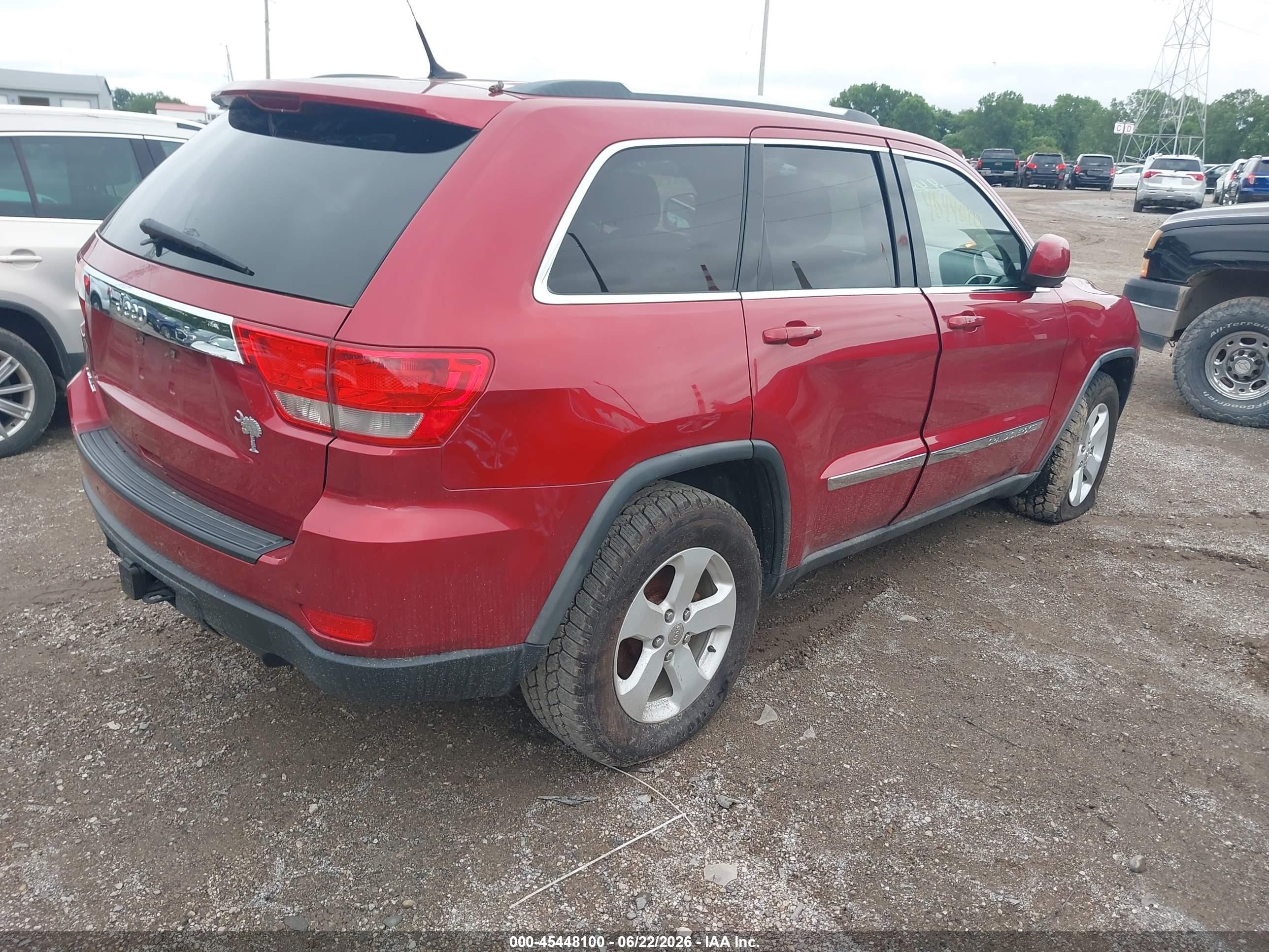 2011 Jeep Grand Cherokee Laredo Red vin: 1J4RR4GG2BC520915