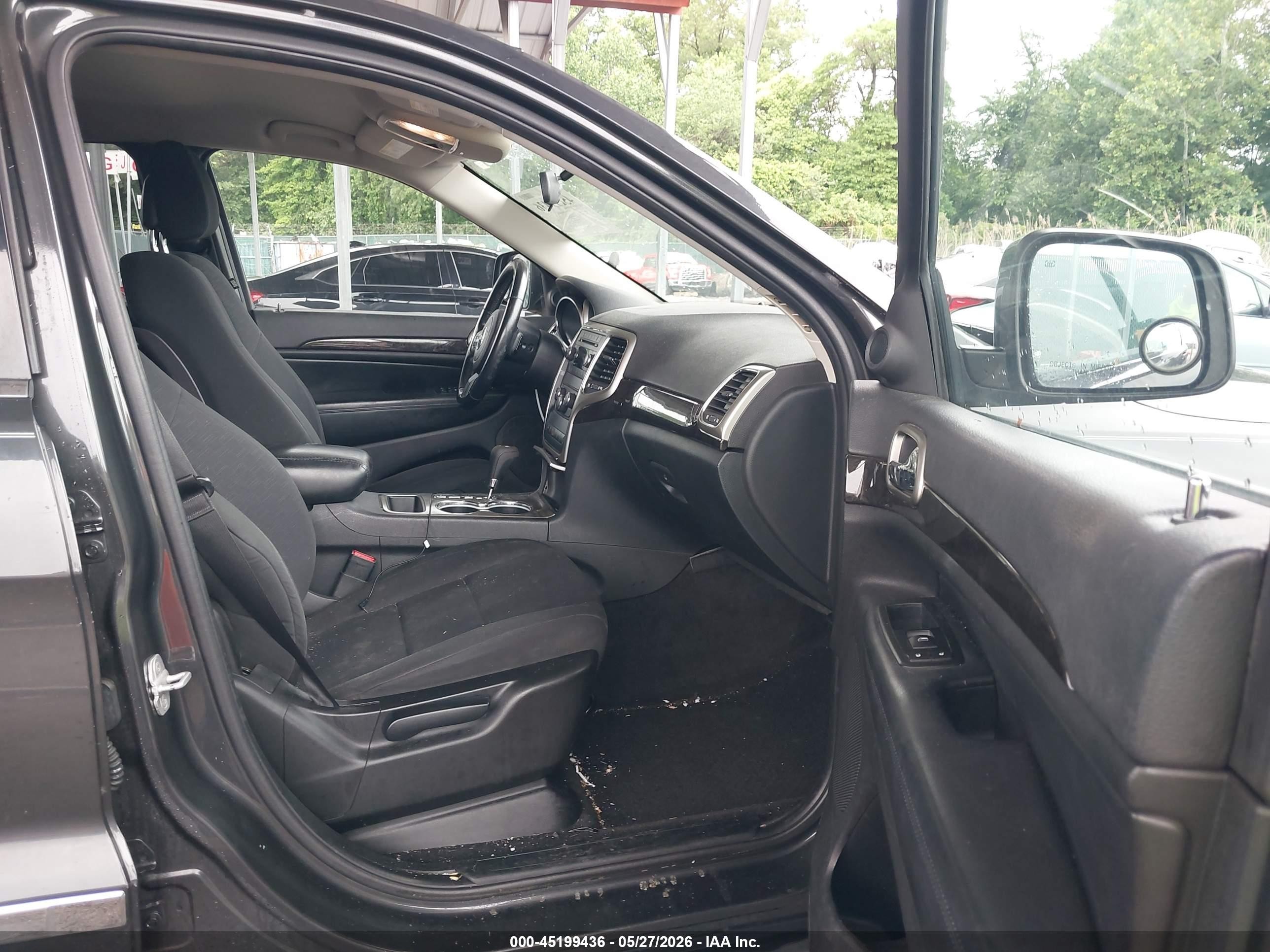 2011 Jeep Grand Cherokee Laredo Черный vin: 1J4RR4GG2BC550769