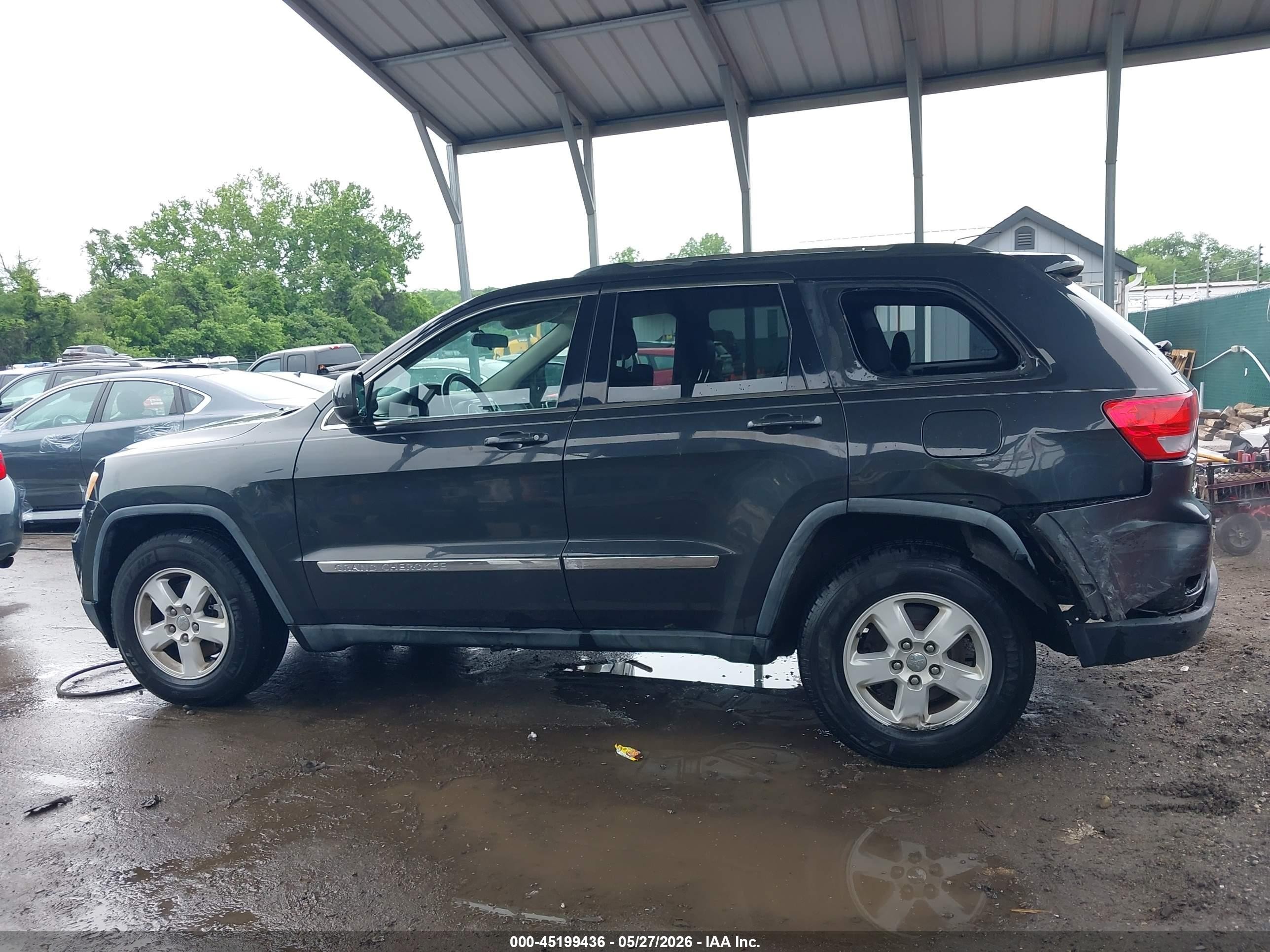 2011 Jeep Grand Cherokee Laredo Черный vin: 1J4RR4GG2BC550769