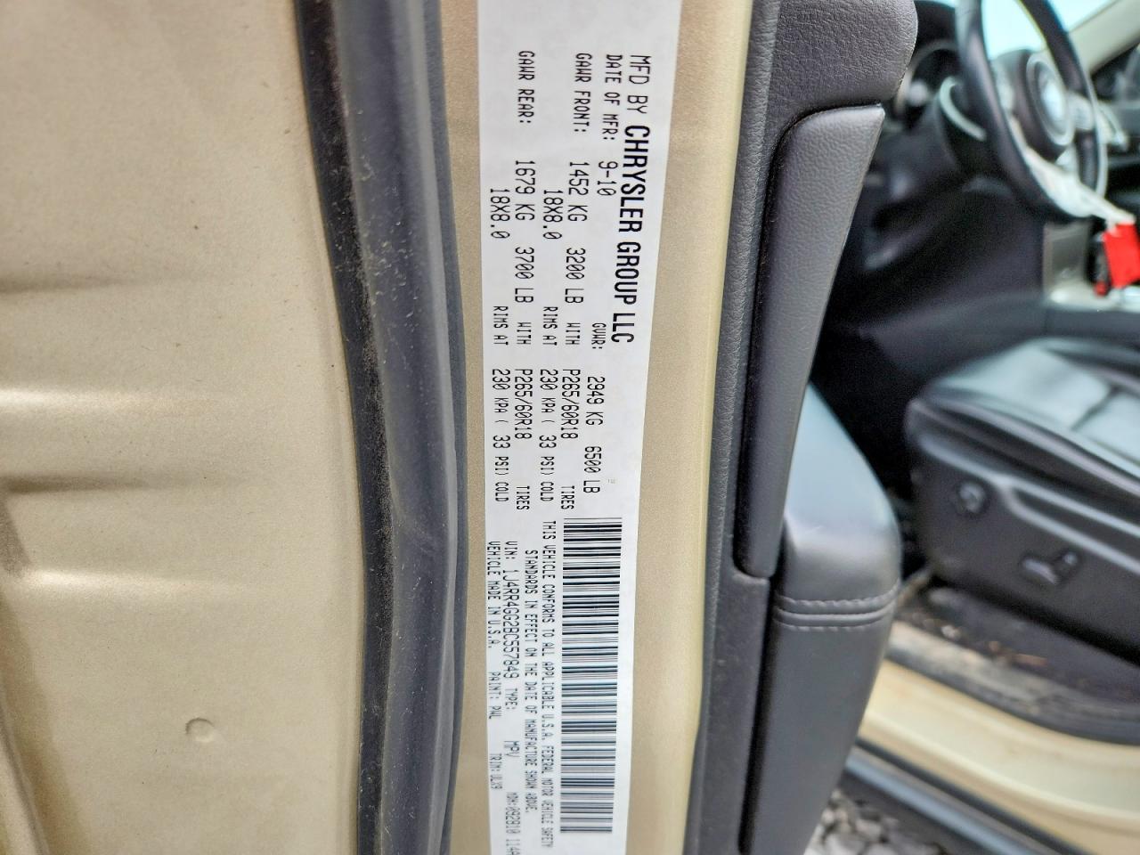 2011 Jeep Grand Cherokee Laredo Beige vin: 1J4RR4GG2BC557849