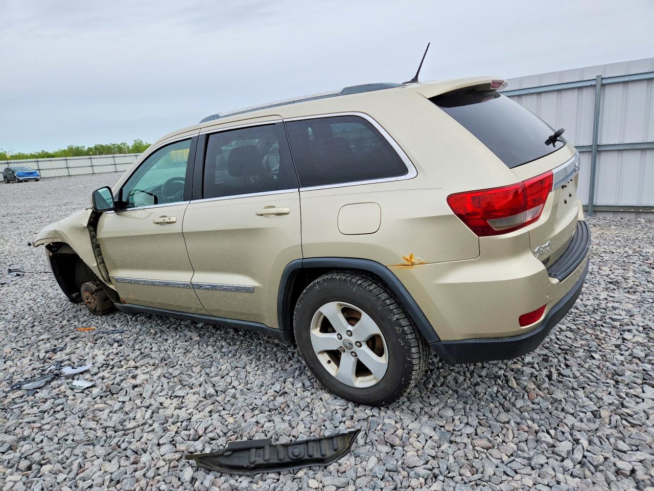 2011 Jeep Grand Cherokee Laredo Beige vin: 1J4RR4GG2BC557849