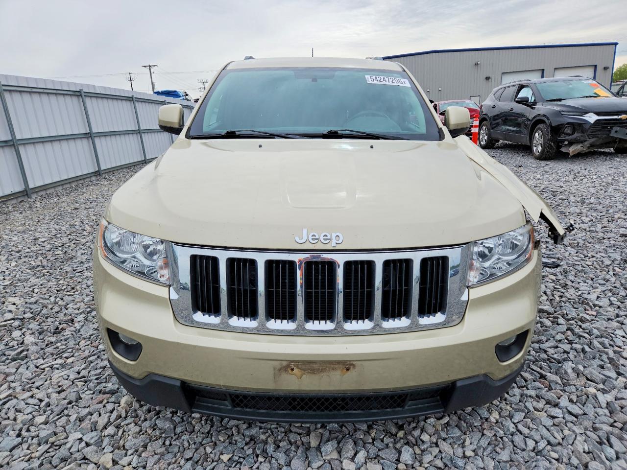 2011 Jeep Grand Cherokee Laredo Beige vin: 1J4RR4GG2BC557849