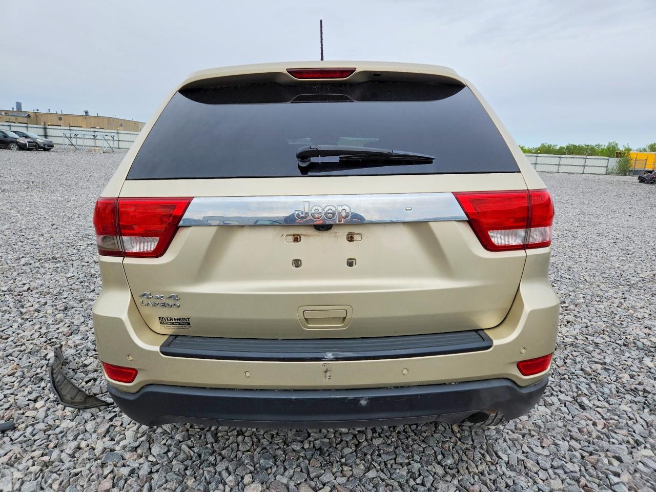 2011 Jeep Grand Cherokee Laredo Beige vin: 1J4RR4GG2BC557849