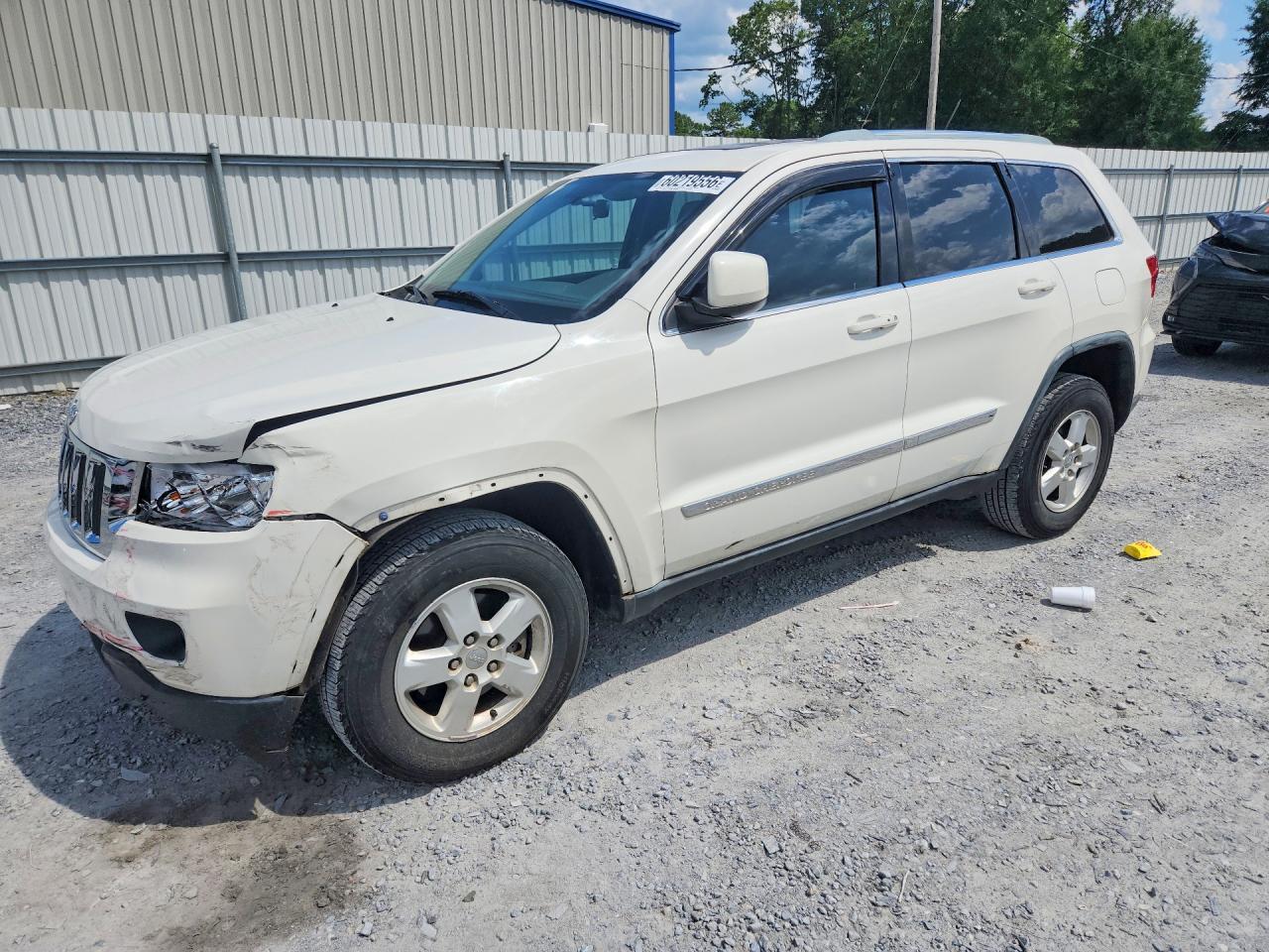 2011 Jeep Grand Cherokee Laredo White vin: 1J4RR4GG2BC567538