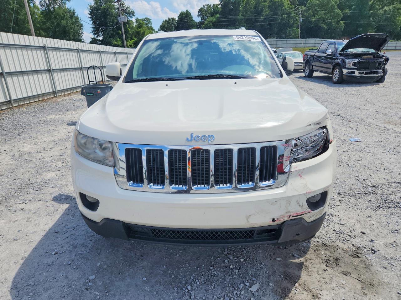 2011 Jeep Grand Cherokee Laredo White vin: 1J4RR4GG2BC567538