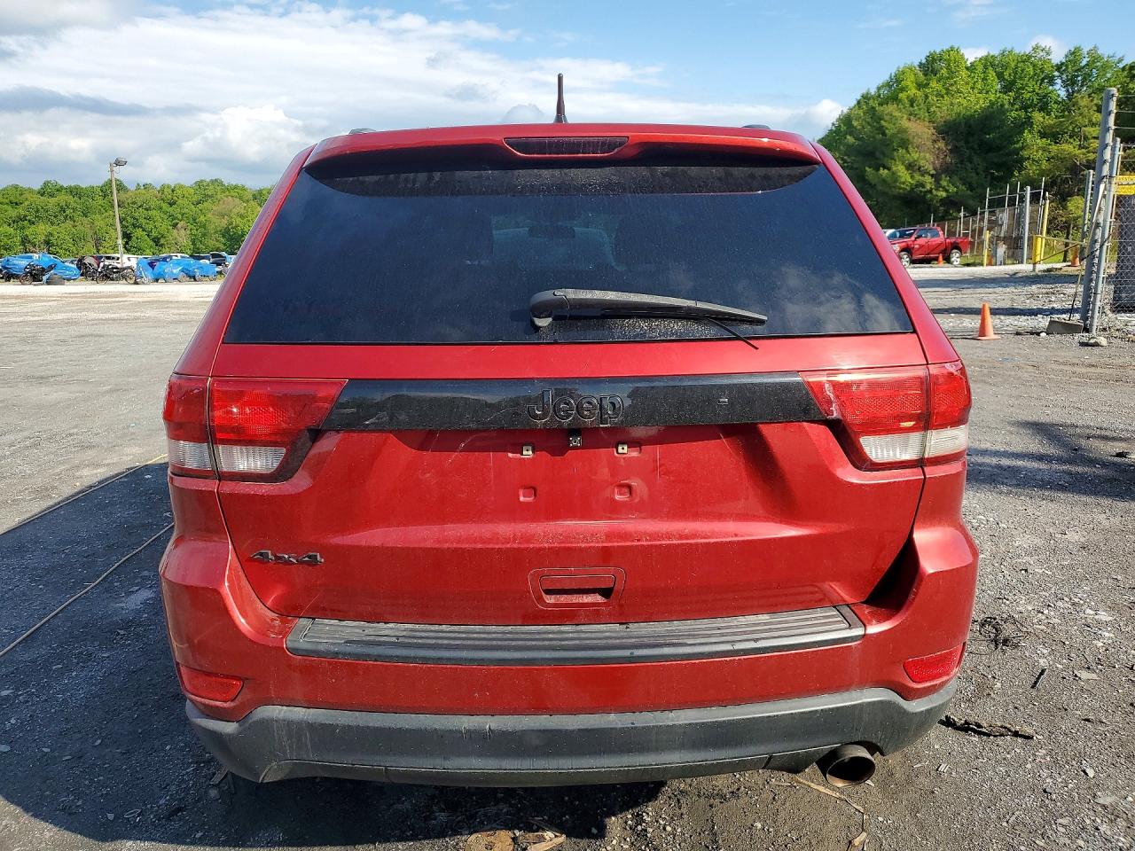 2011 Jeep Grandcherokee Red vin: 1J4RR4GG2BC567555