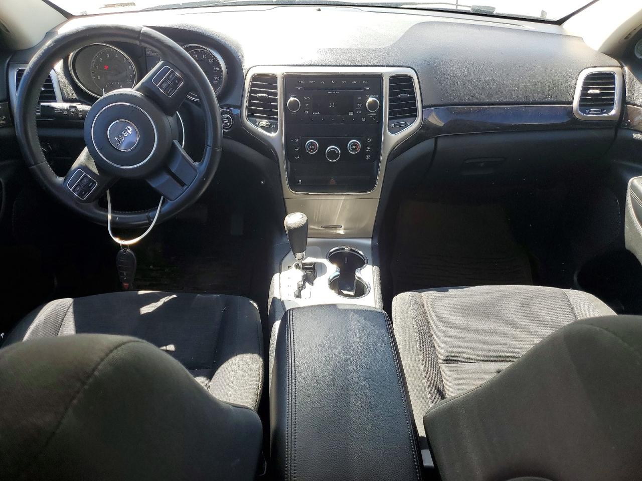 2011 Jeep Grand Cherokee Laredo White vin: 1J4RR4GG2BC654677