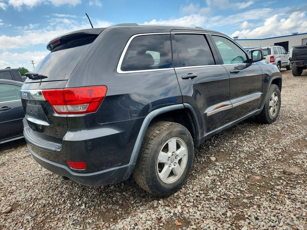 2011 Jeep Grand Cherokee Laredo Gray vin: 1J4RR4GG2BC656638
