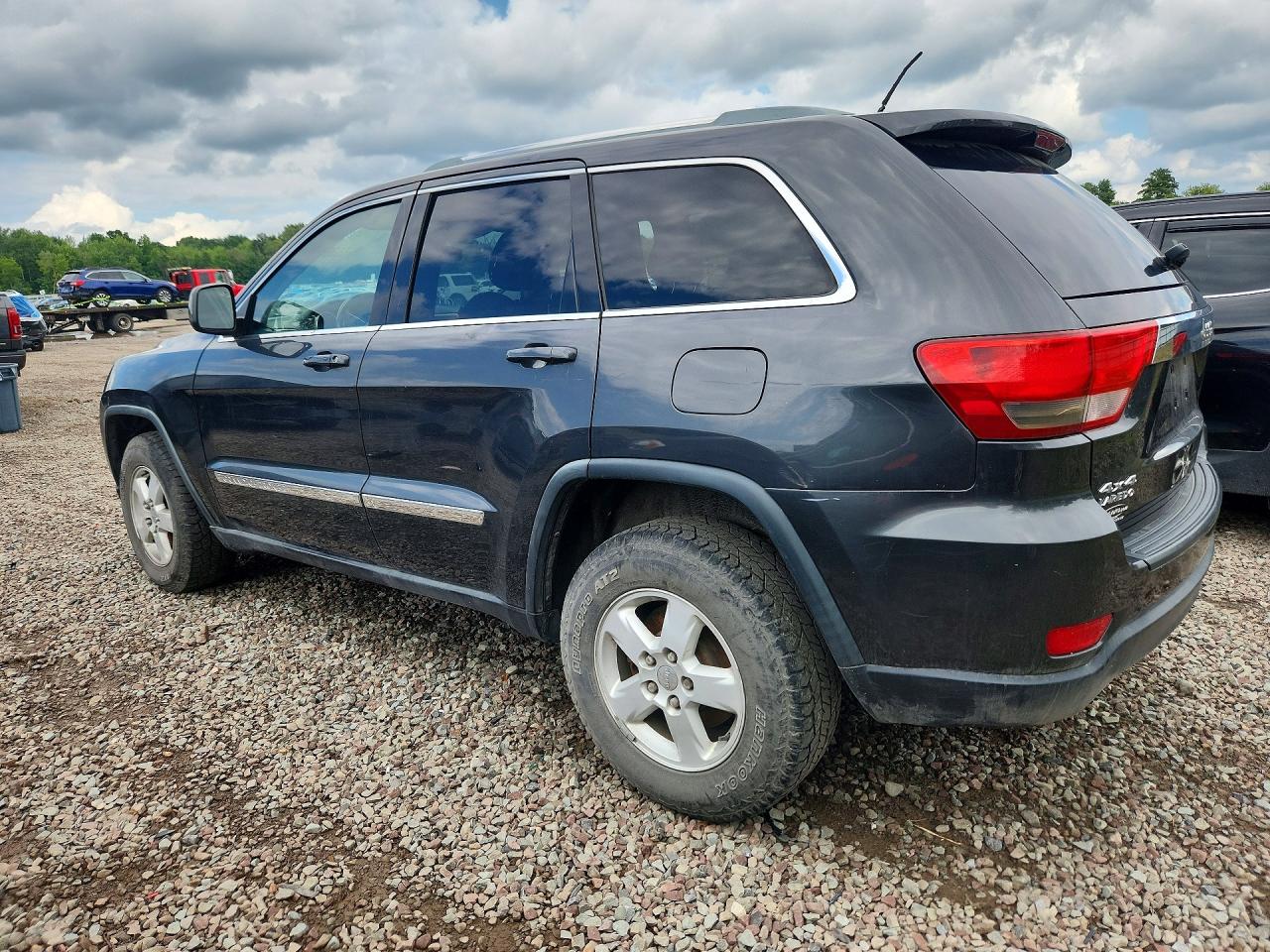 2011 Jeep Grand Cherokee Laredo Gray vin: 1J4RR4GG2BC656638
