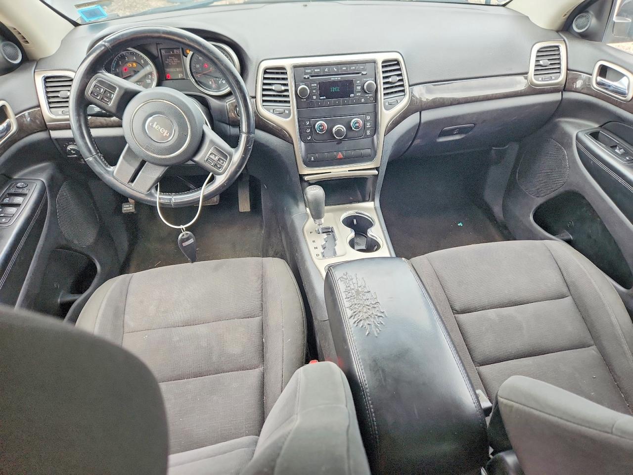 2011 Jeep Grand Cherokee Laredo Gray vin: 1J4RR4GG2BC656638