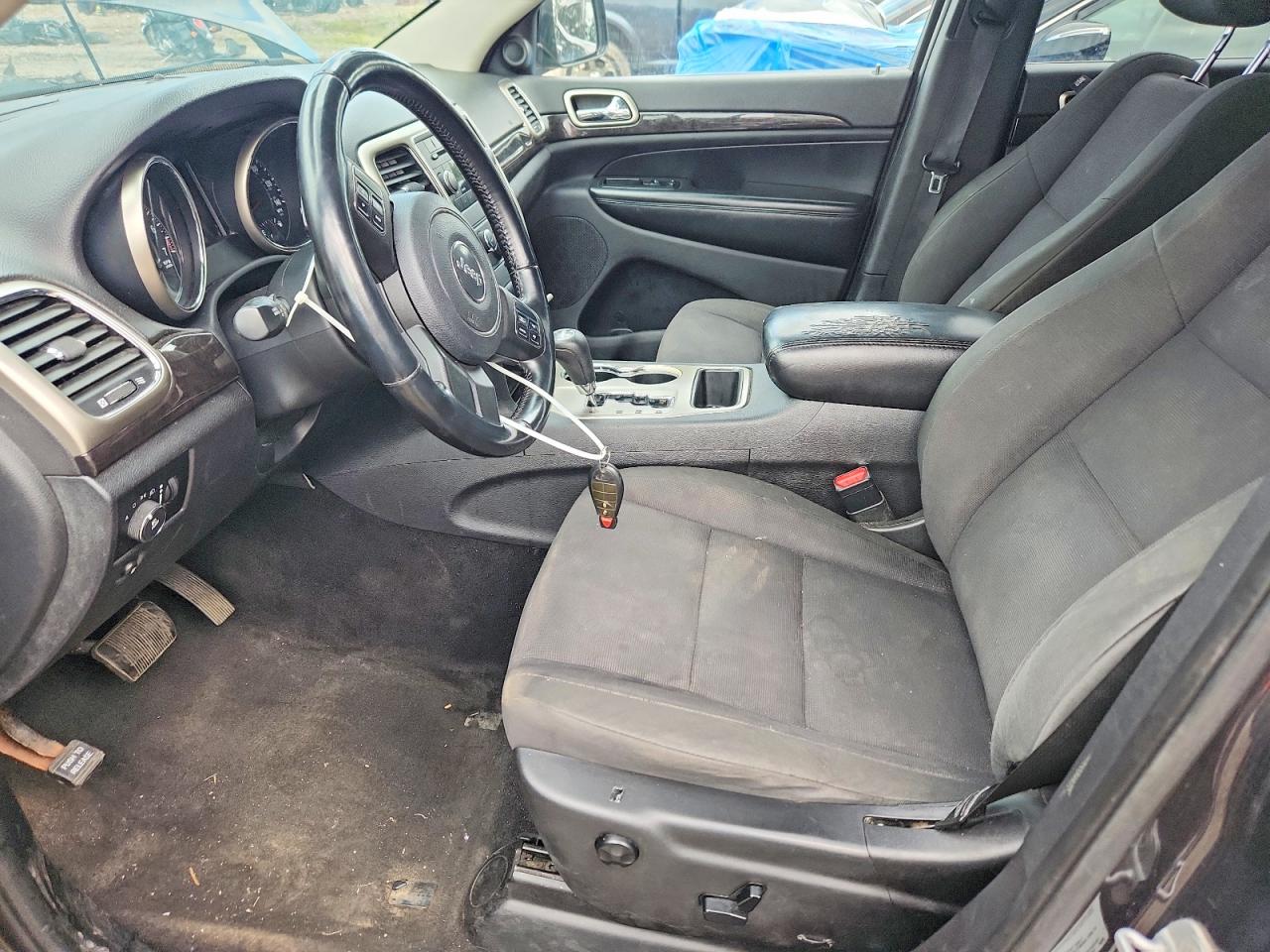 2011 Jeep Grand Cherokee Laredo Gray vin: 1J4RR4GG2BC656638