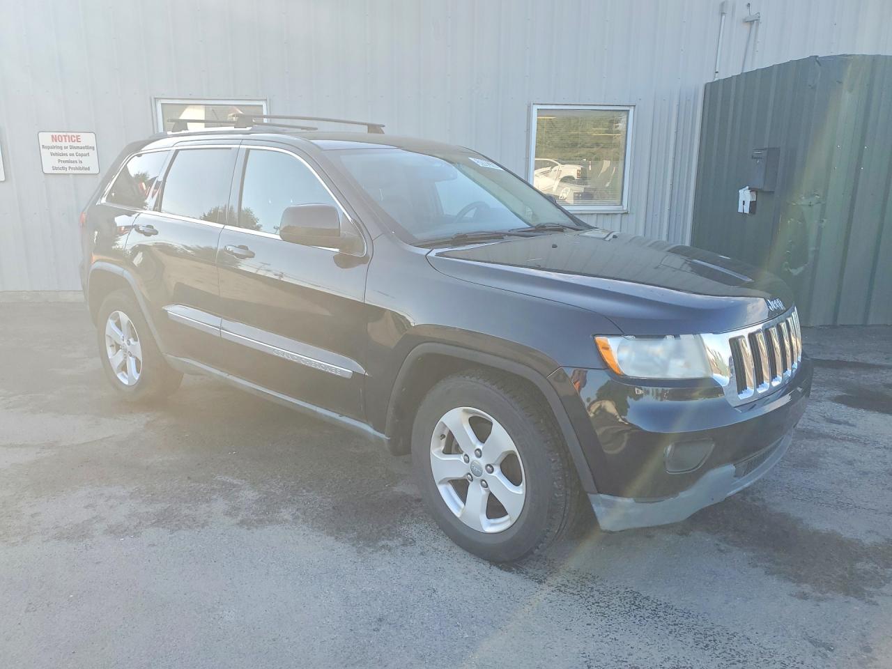 2011 Jeep Grand Cherokee Laredo Charcoal vin: 1J4RR4GG2BC657630