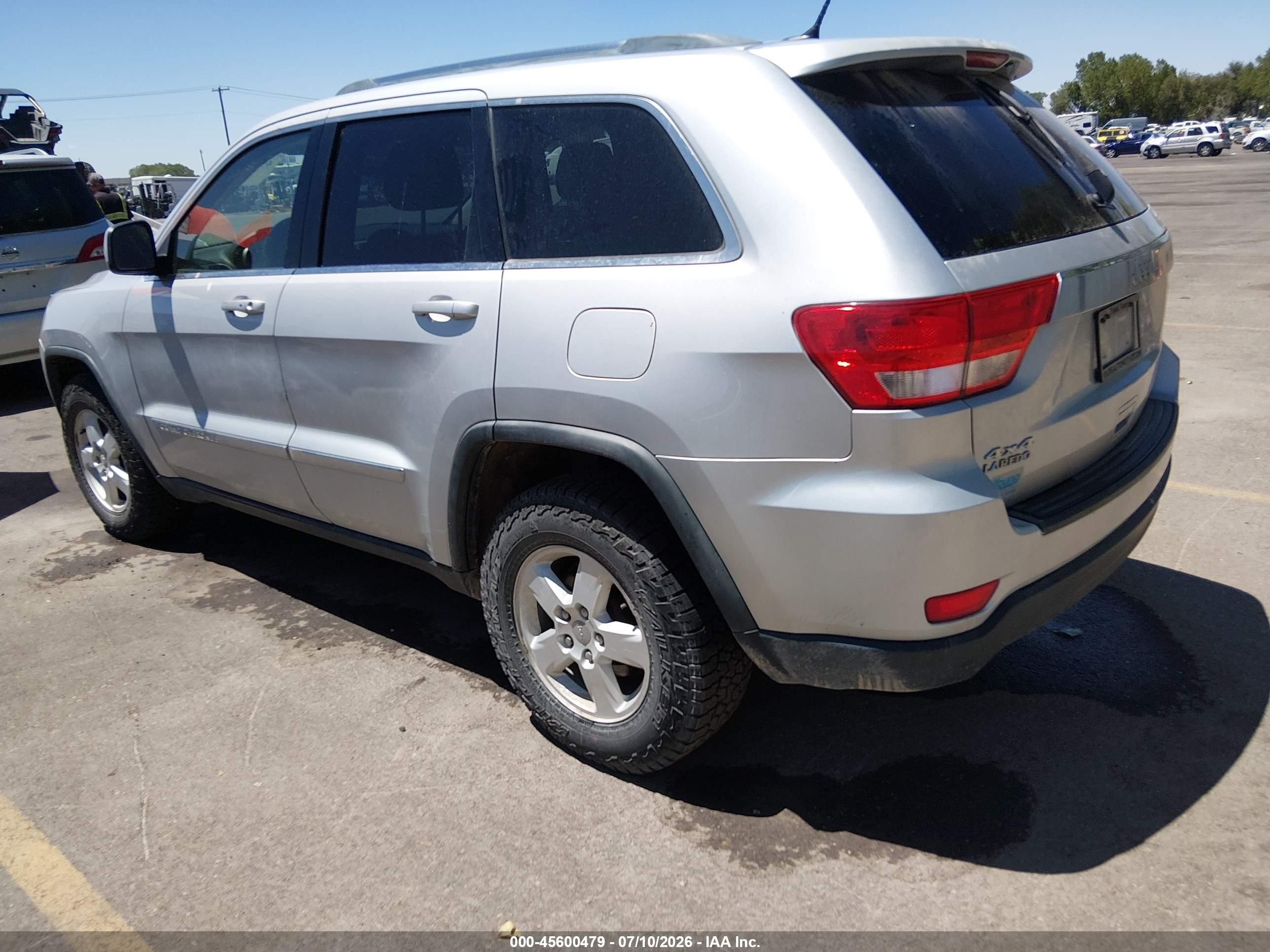 2011 Jeep Grand Cherokee Laredo Silver vin: 1J4RR4GG2BC693849