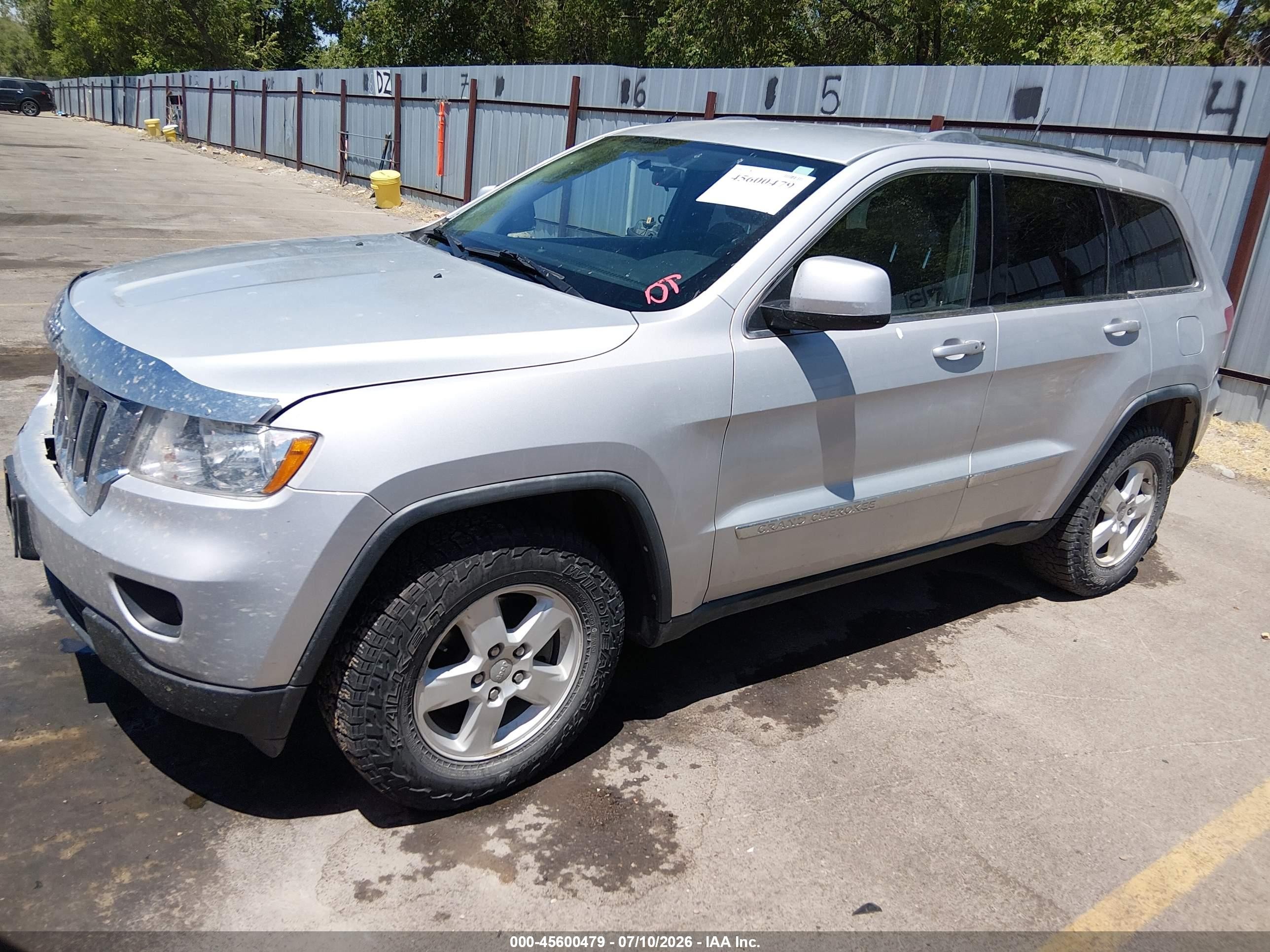 2011 Jeep Grand Cherokee Laredo Silver vin: 1J4RR4GG2BC693849