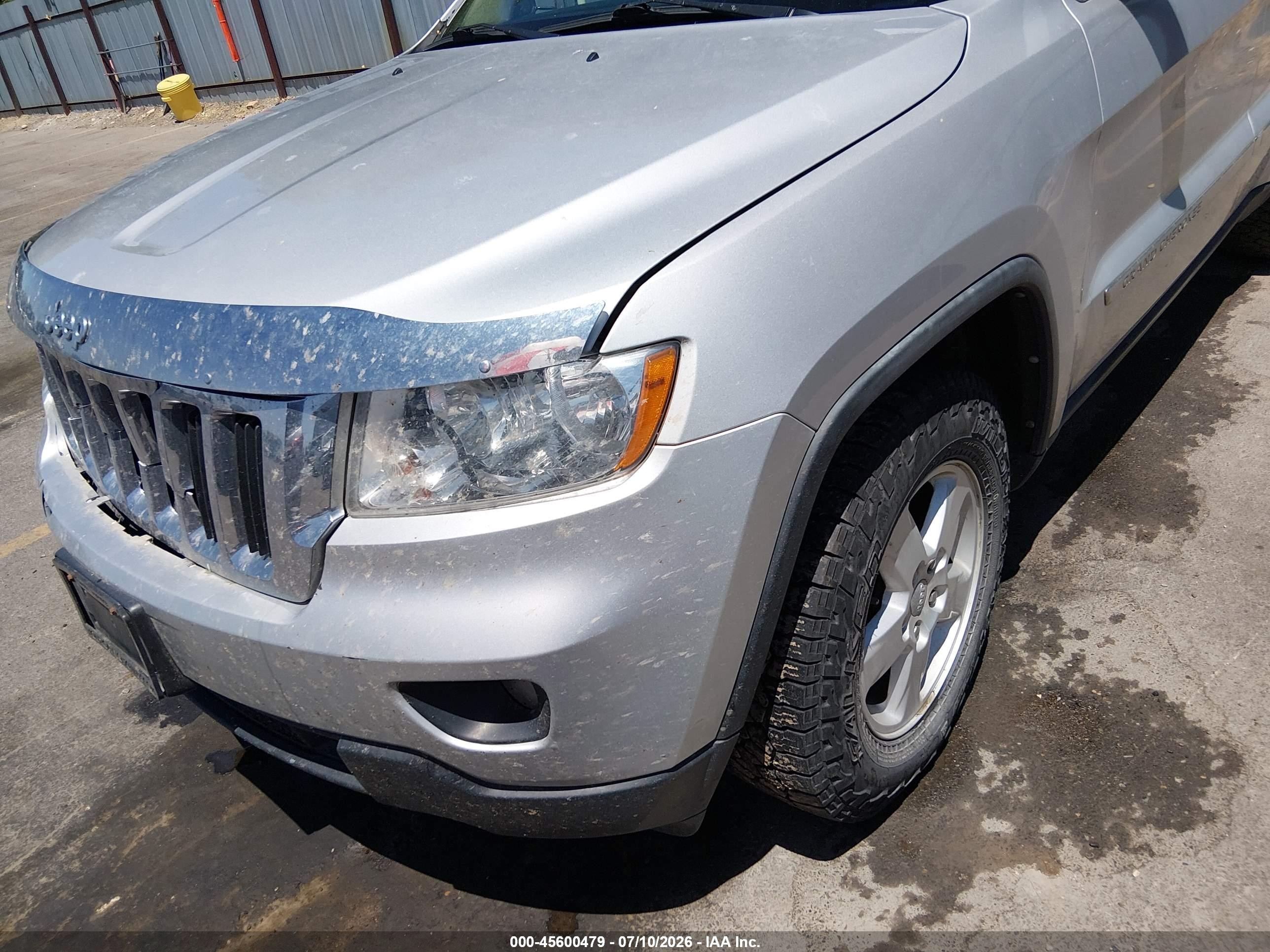 2011 Jeep Grand Cherokee Laredo Silver vin: 1J4RR4GG2BC693849