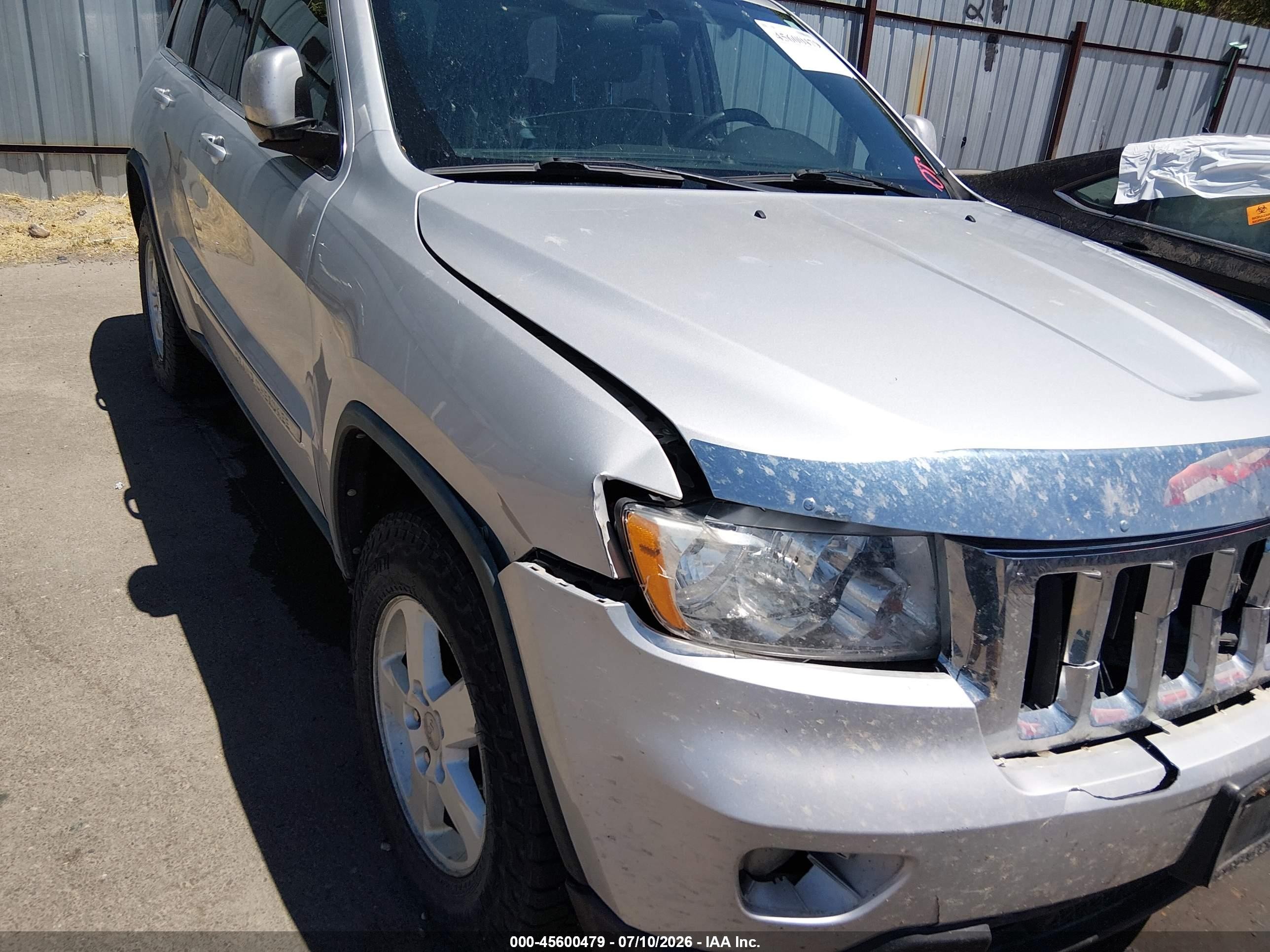 2011 Jeep Grand Cherokee Laredo Silver vin: 1J4RR4GG2BC693849