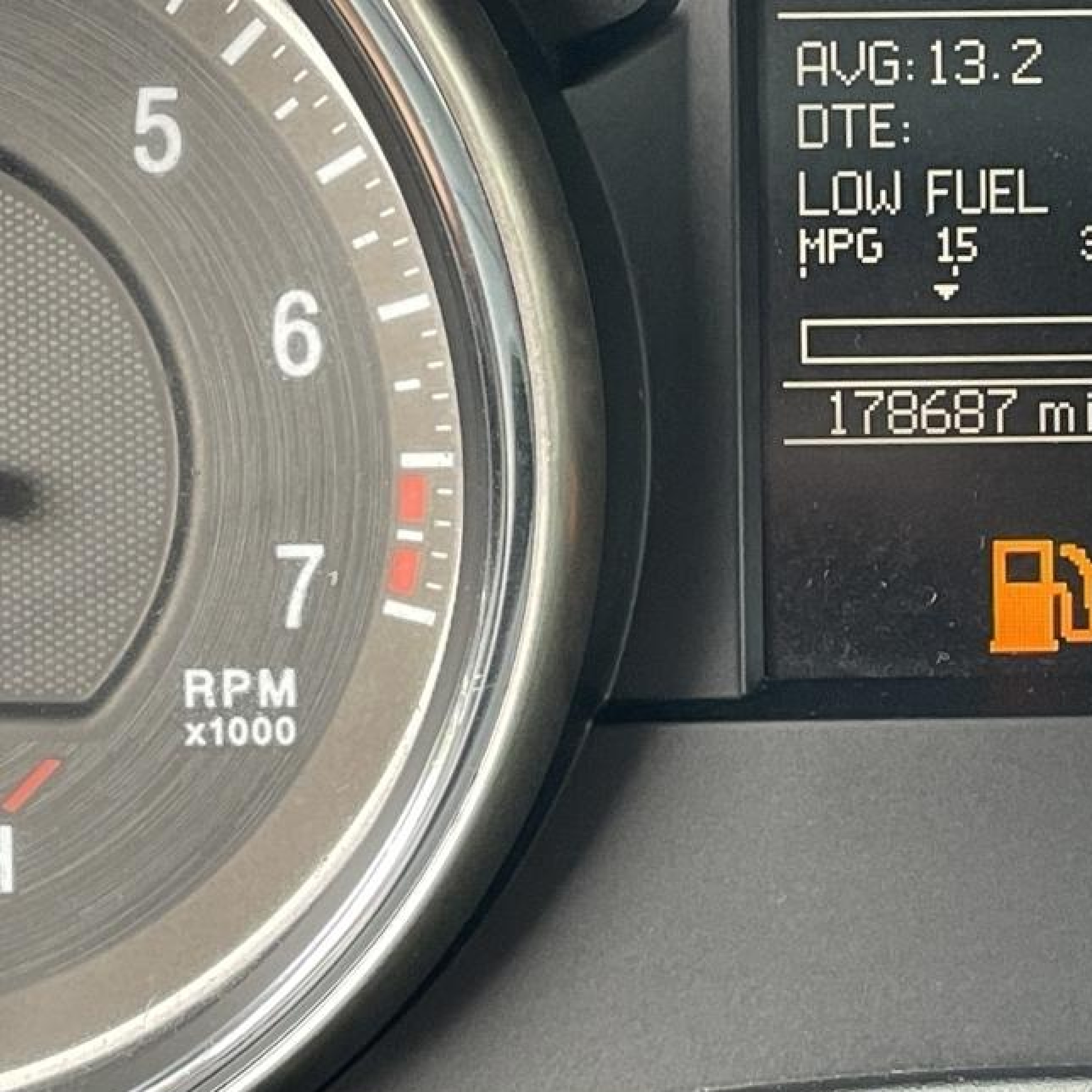 2011 Jeep Grand Cherokee Laredo Черный vin: 1J4RR4GG2BC693933