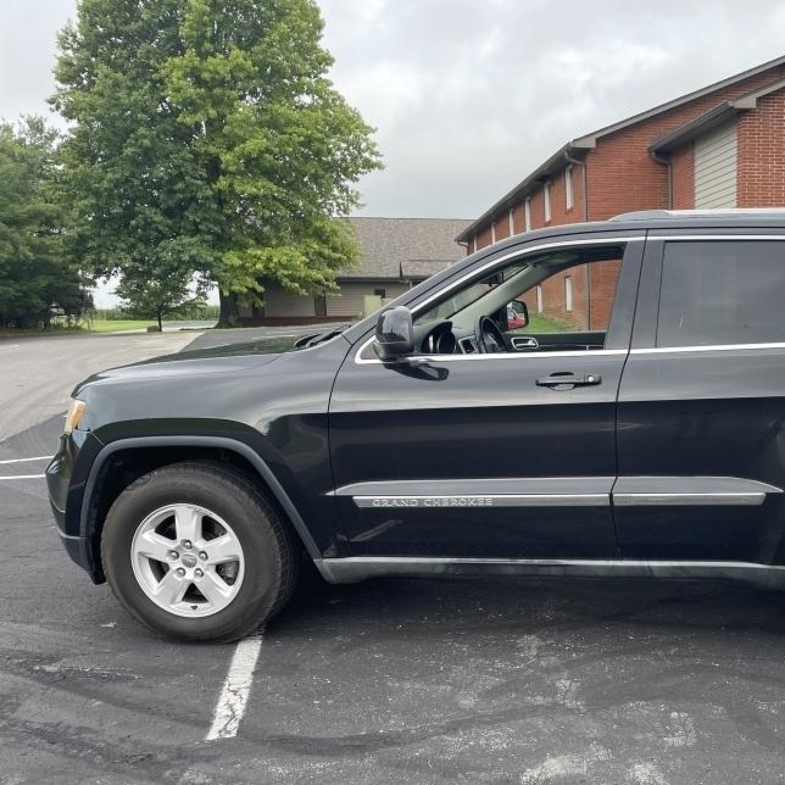 2011 Jeep Grand Cherokee Laredo Черный vin: 1J4RR4GG2BC693933