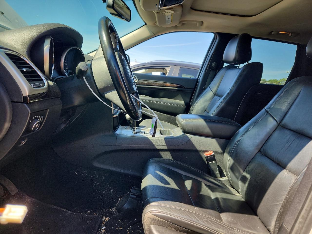 2011 Jeep Grand Cherokee Laredo White vin: 1J4RR4GG2BC714716